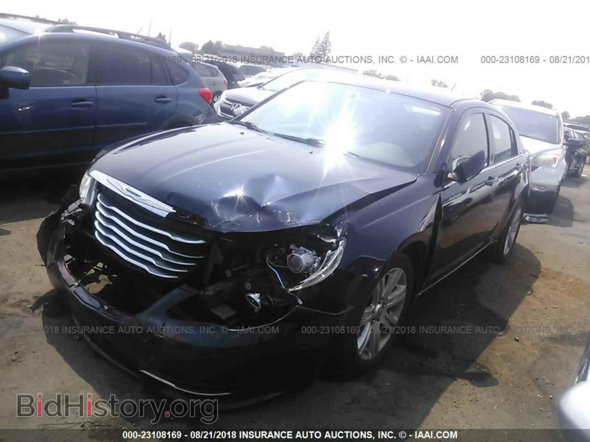 2012 Chrysler 200 - VIN: 1C3CCBBB9CN300324 - Фото 2