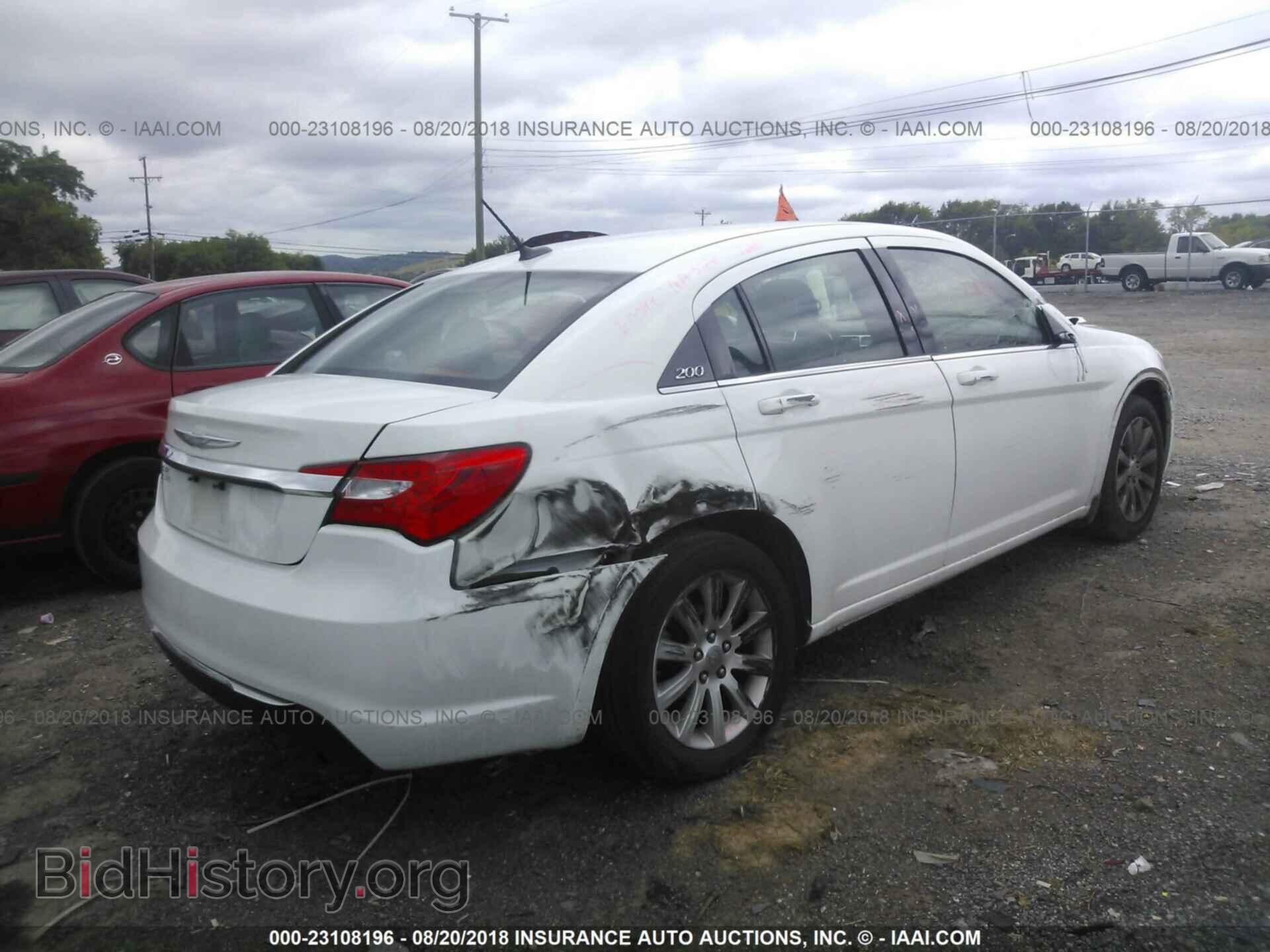2014 Chrysler 200 - VIN: 1C3CCBBB3EN179034 - Photo 4
