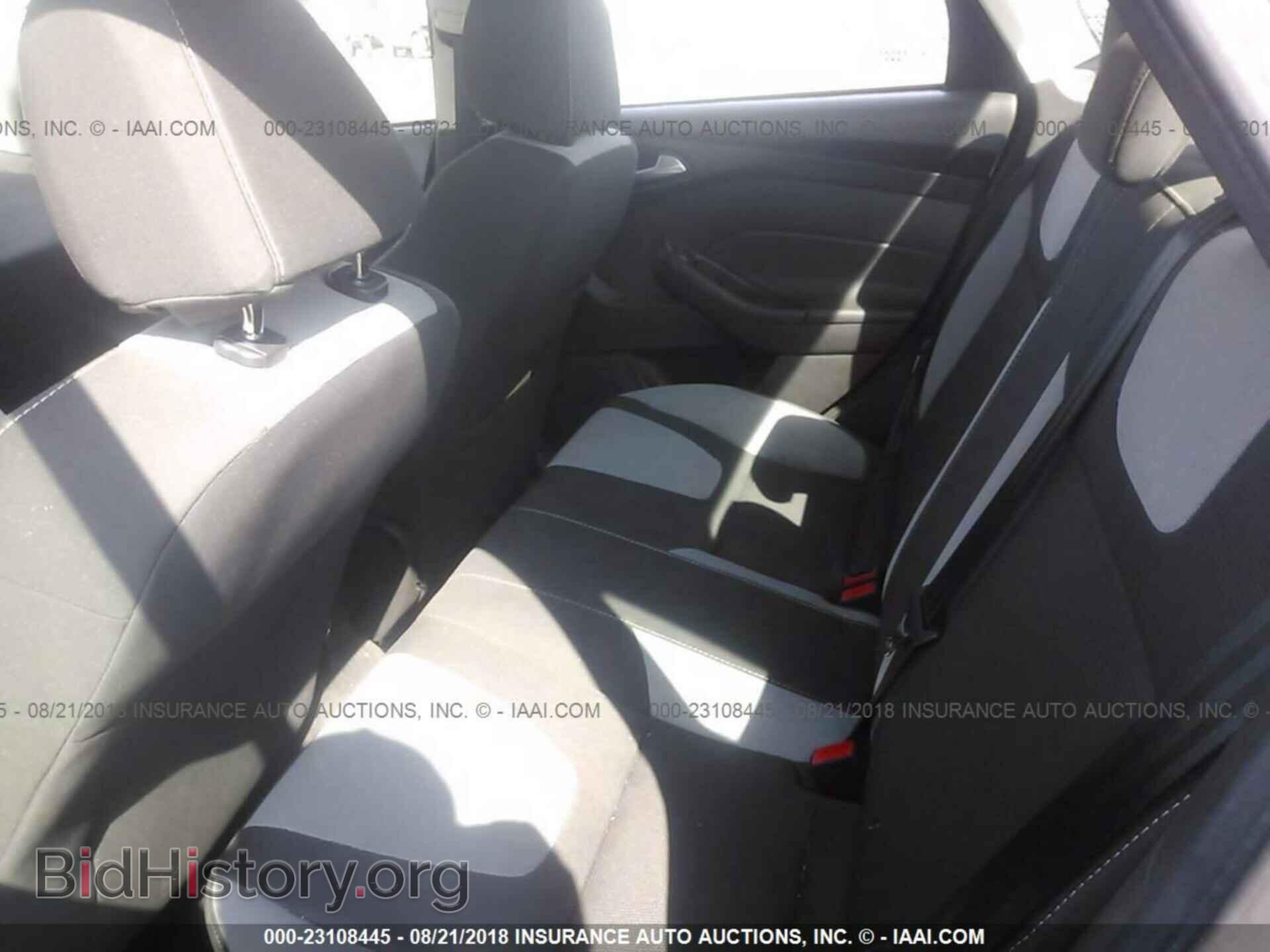 2012 Ford Focus - VIN: 1FAHP3F20CL419564 - Photo 8