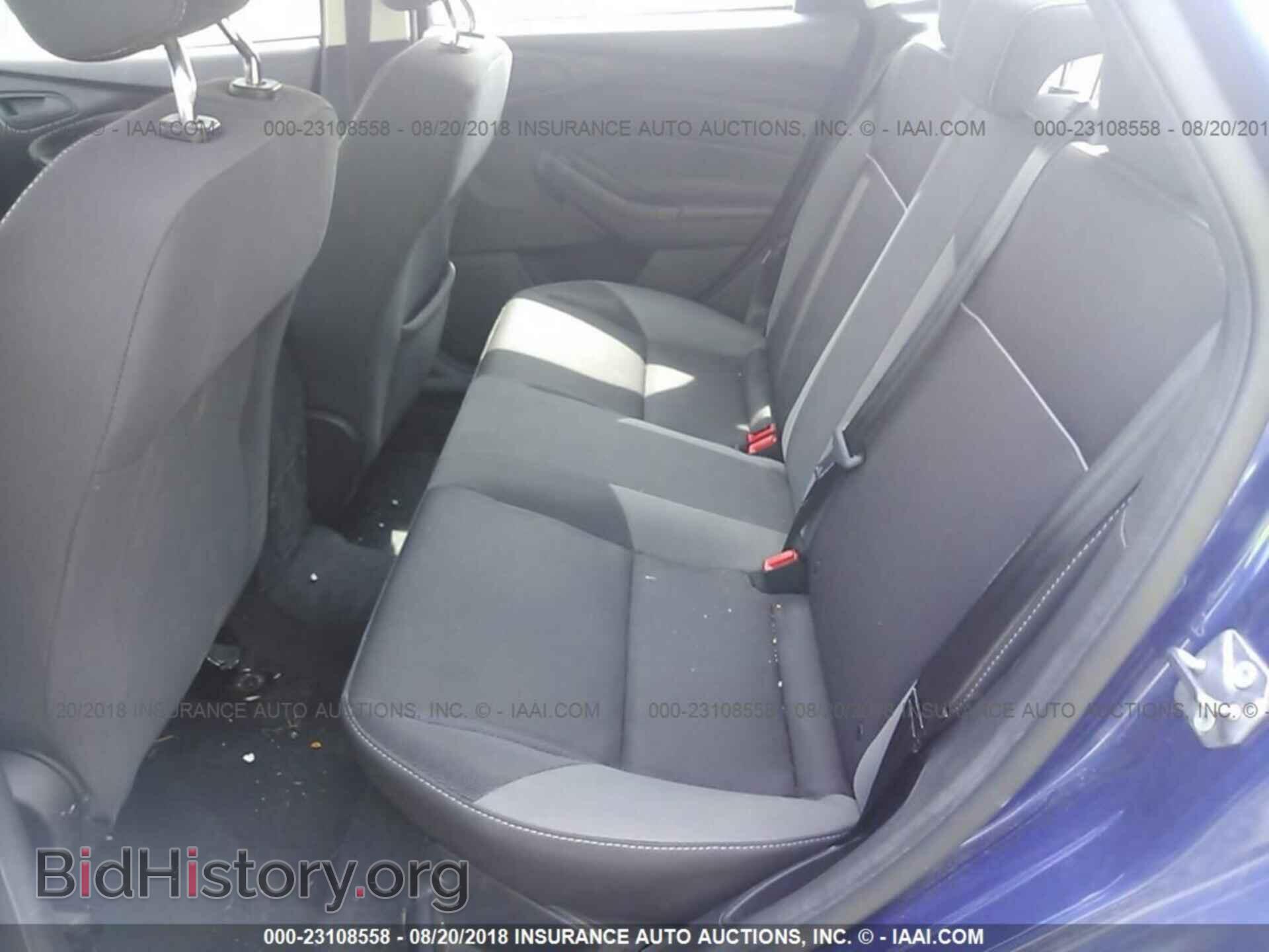 2012 Ford Focus - VIN: 1FAHP3F28CL361252 - Photo 8