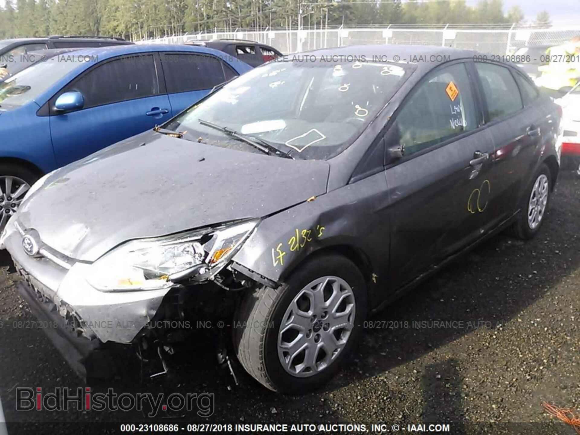 2012 Ford Focus - VIN: 1FAHP3F27CL435938 - Фото 2