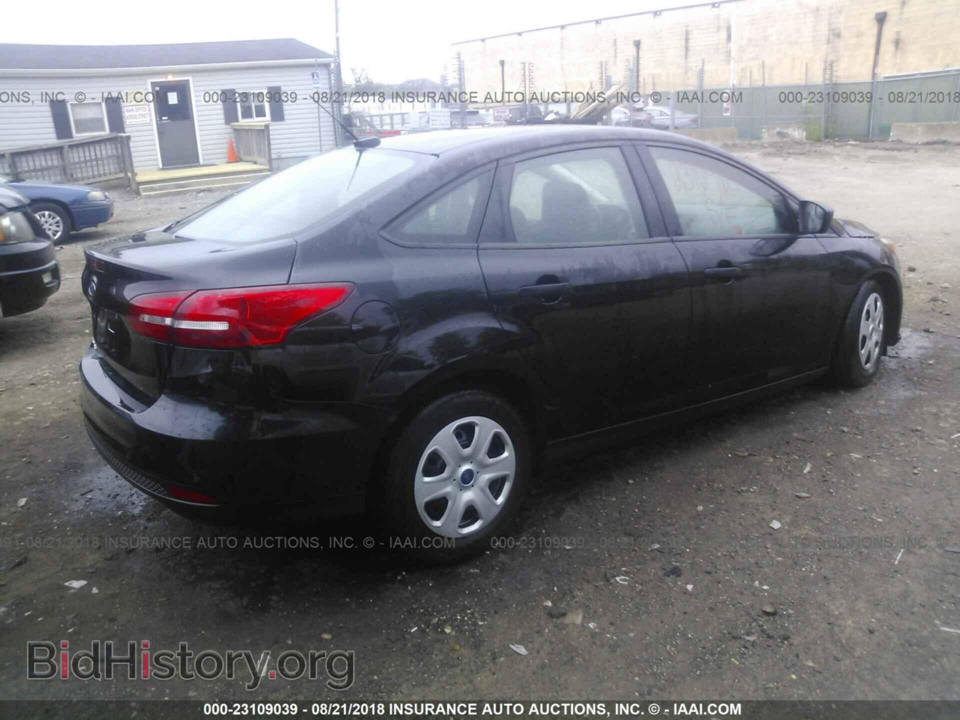 2016 Ford Focus - VIN: 1FADP3E29GL377384 - Фото 4