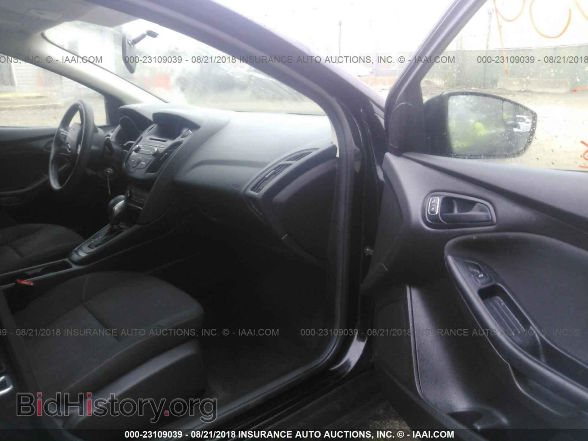 2016 Ford Focus - VIN: 1FADP3E29GL377384 - Фото 5