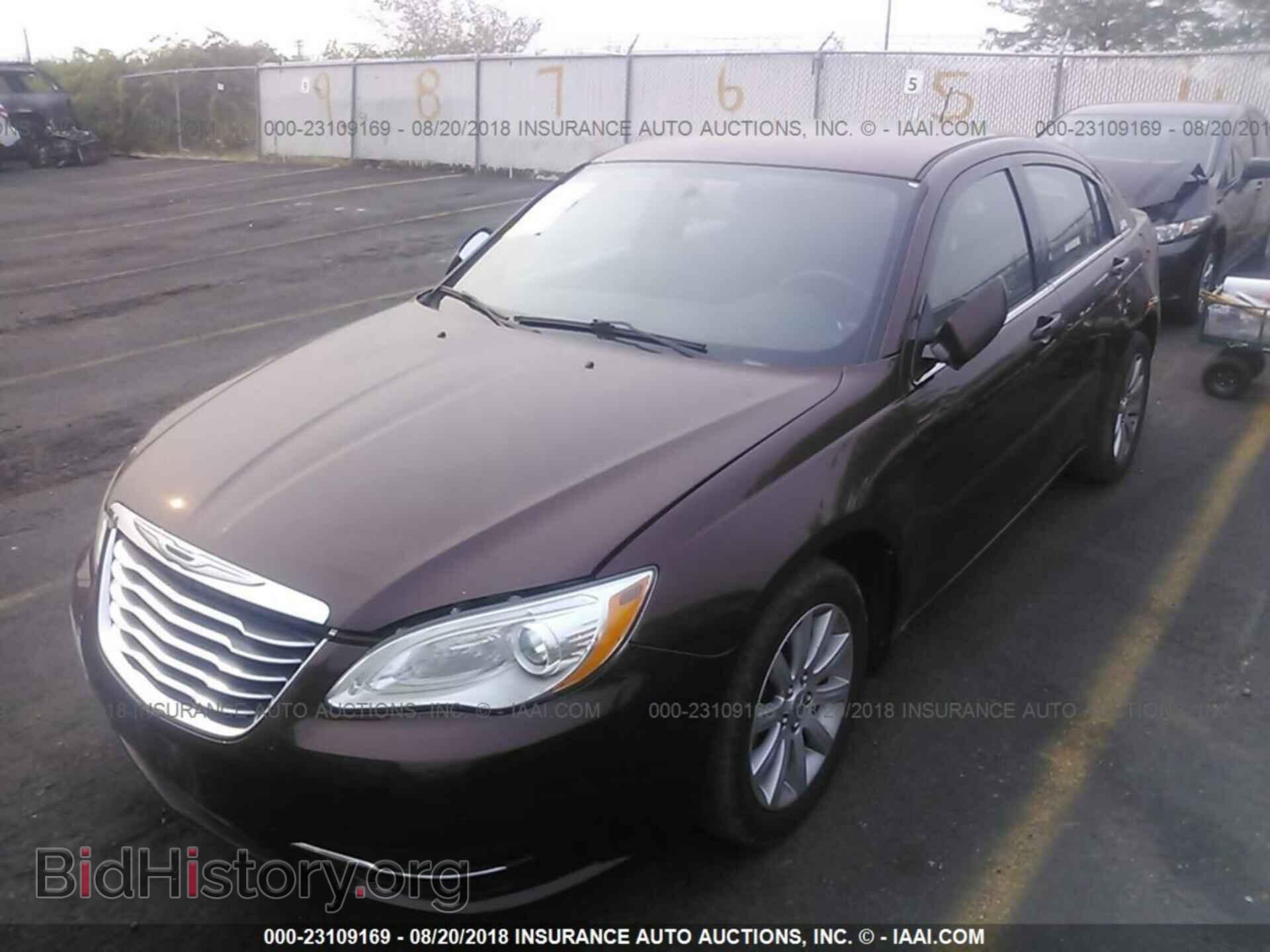 2013 Chrysler 200 - VIN: 1C3CCBBB1DN762684 - Фото 2
