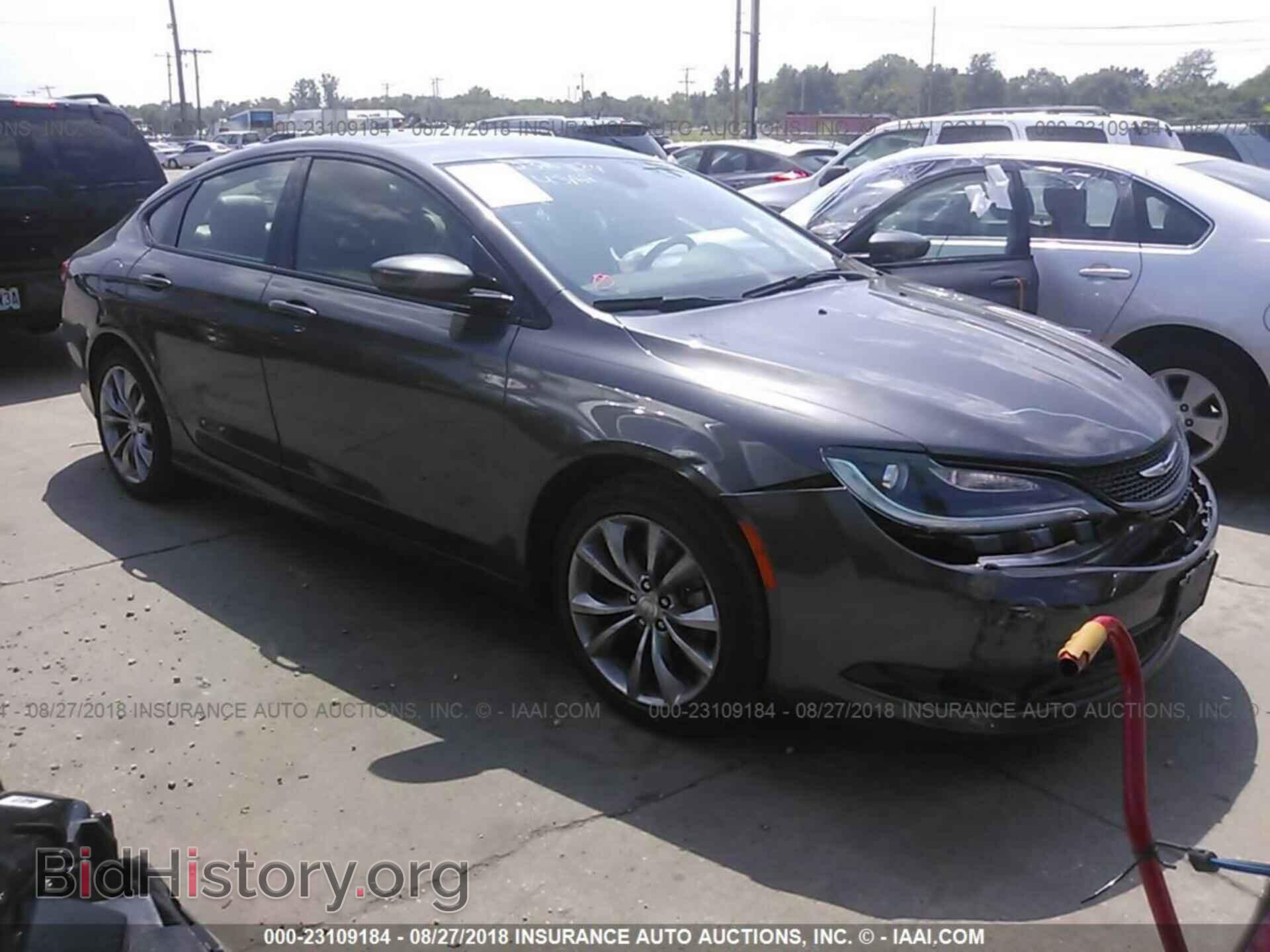 Photo 1C3CCCBBXFN546437 - Chrysler 200 2015