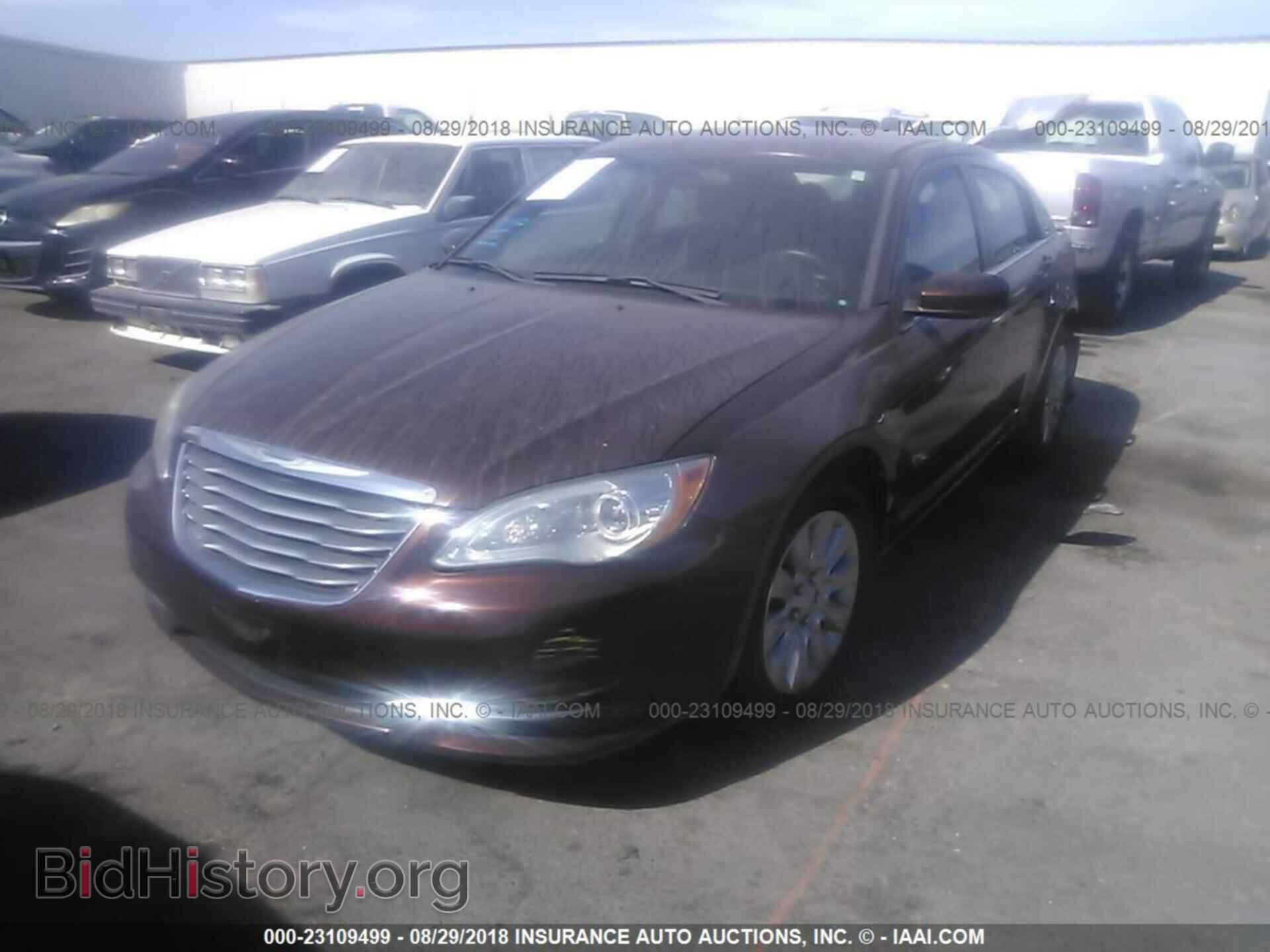 2013 Chrysler 200 - VIN: 1C3CCBAB0DN772169 - Photo 2