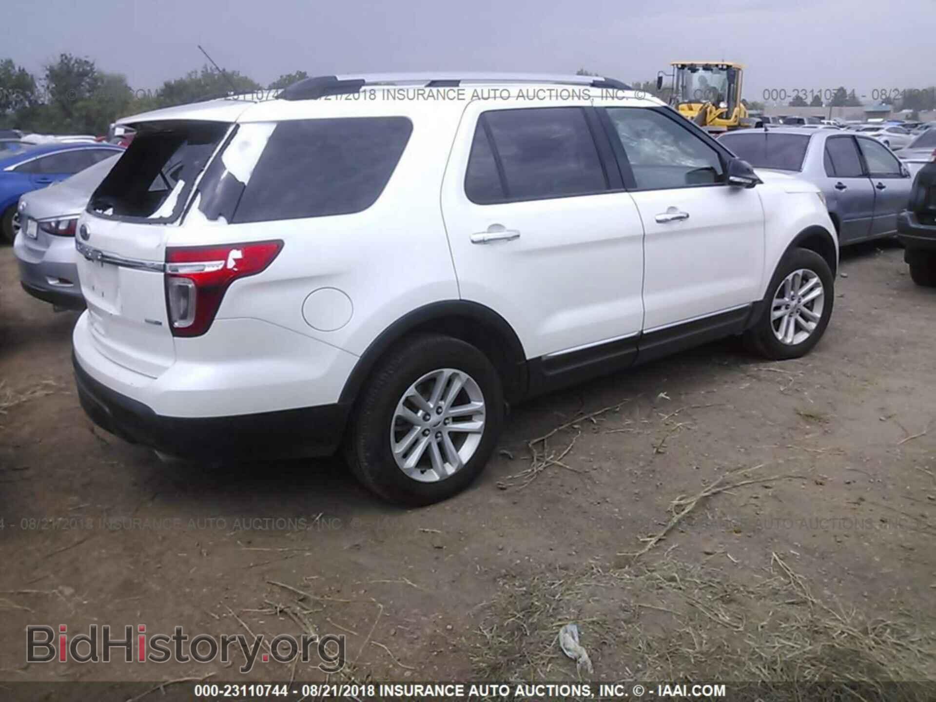 2014 Ford Explorer - VIN: 1FM5K8D85EGC47670 - Photo 4