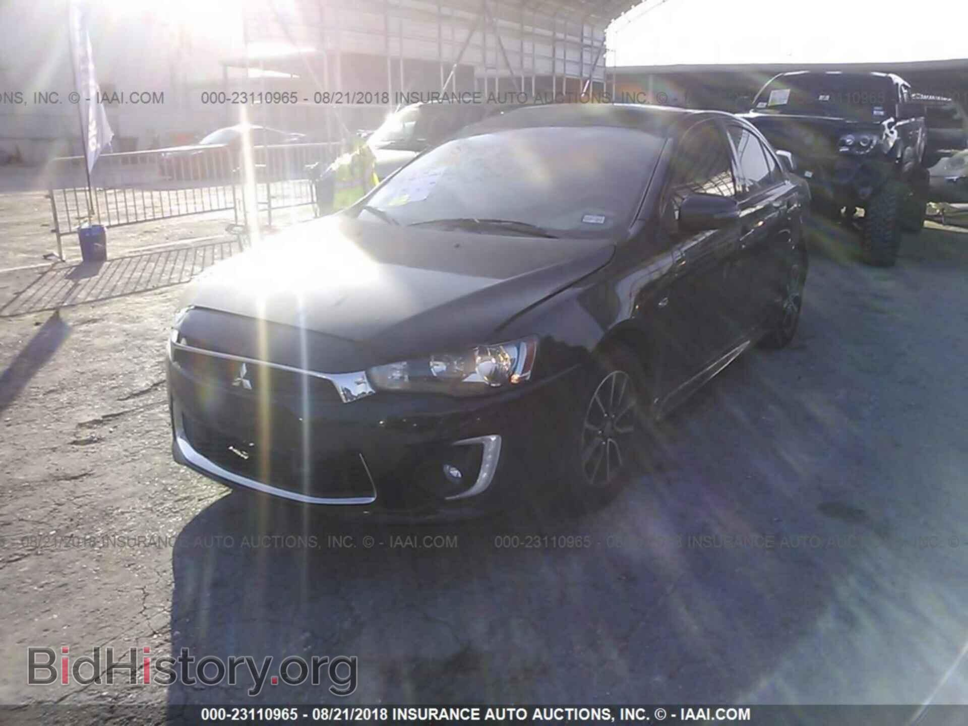 2017 Mitsubishi Lancer - VIN: JA32U2FU0HU014857 - Фото 2