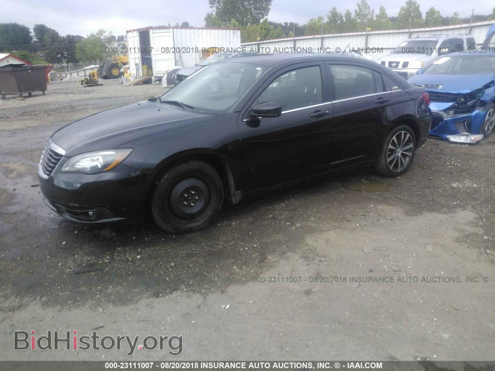 2013 Chrysler 200 - VIN: 1C3CCBBB1DN542140 - Фото 2