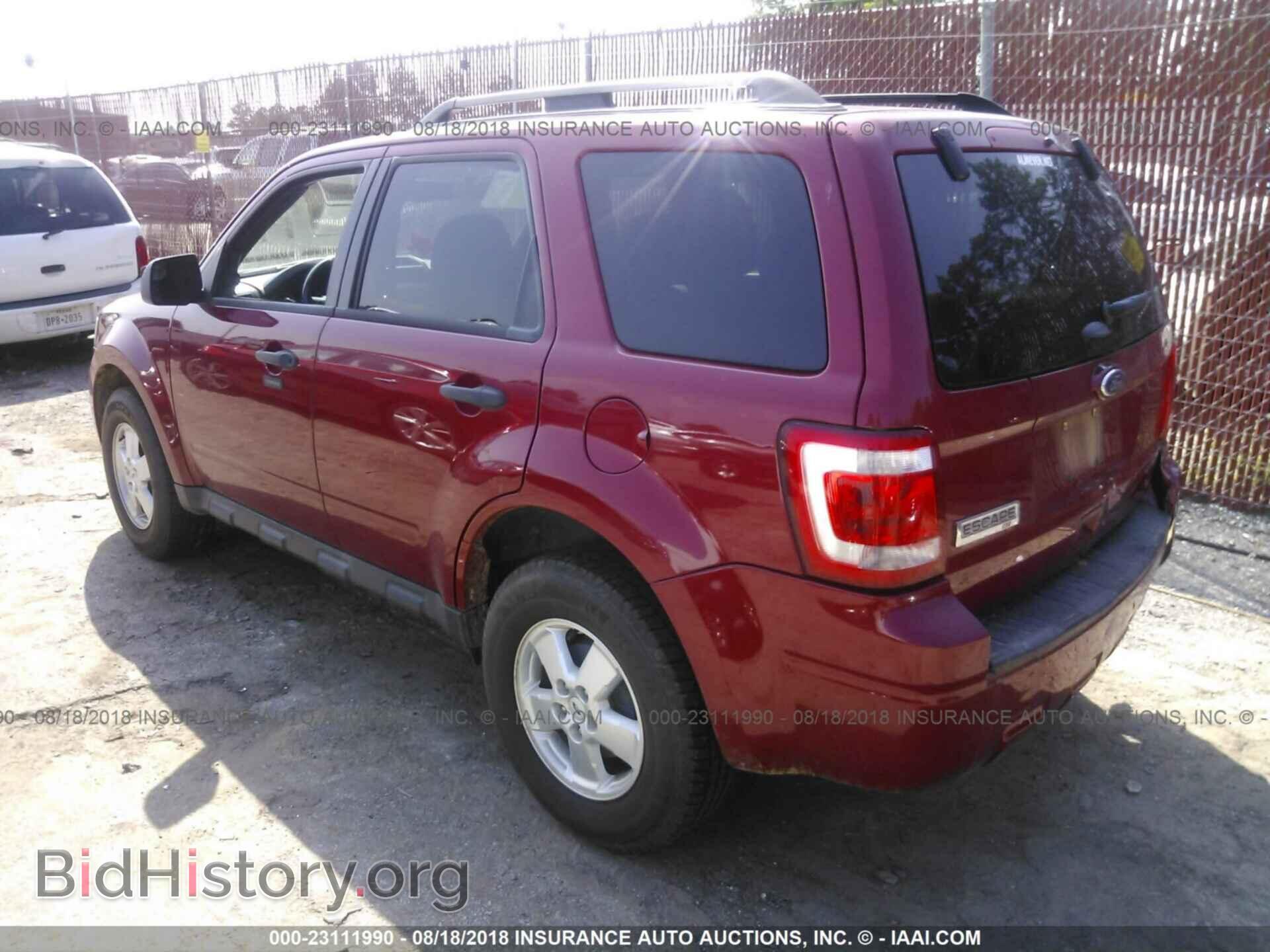 2011 Ford Escape - VIN: 1FMCU9D78BKC05436 - Photo 3