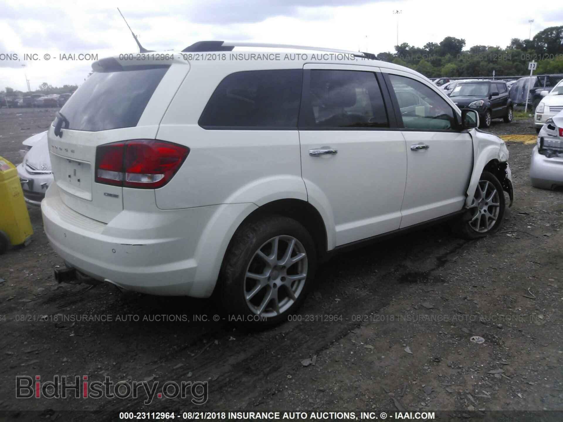 2011 Dodge Journey - VIN: 3D4PG3FG0BT516559 - Photo 4