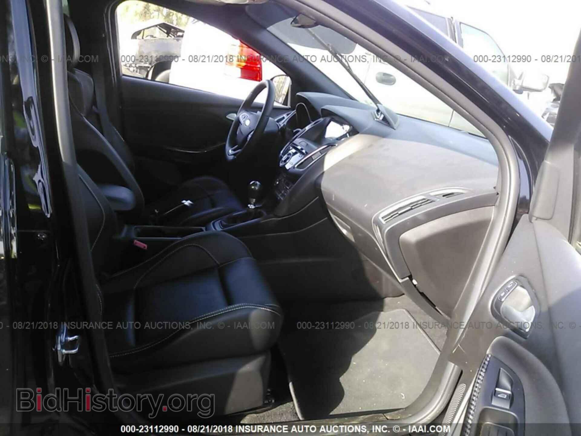 2017 Ford Focus - VIN: 1FADP3L92HL290525 - Photo 5