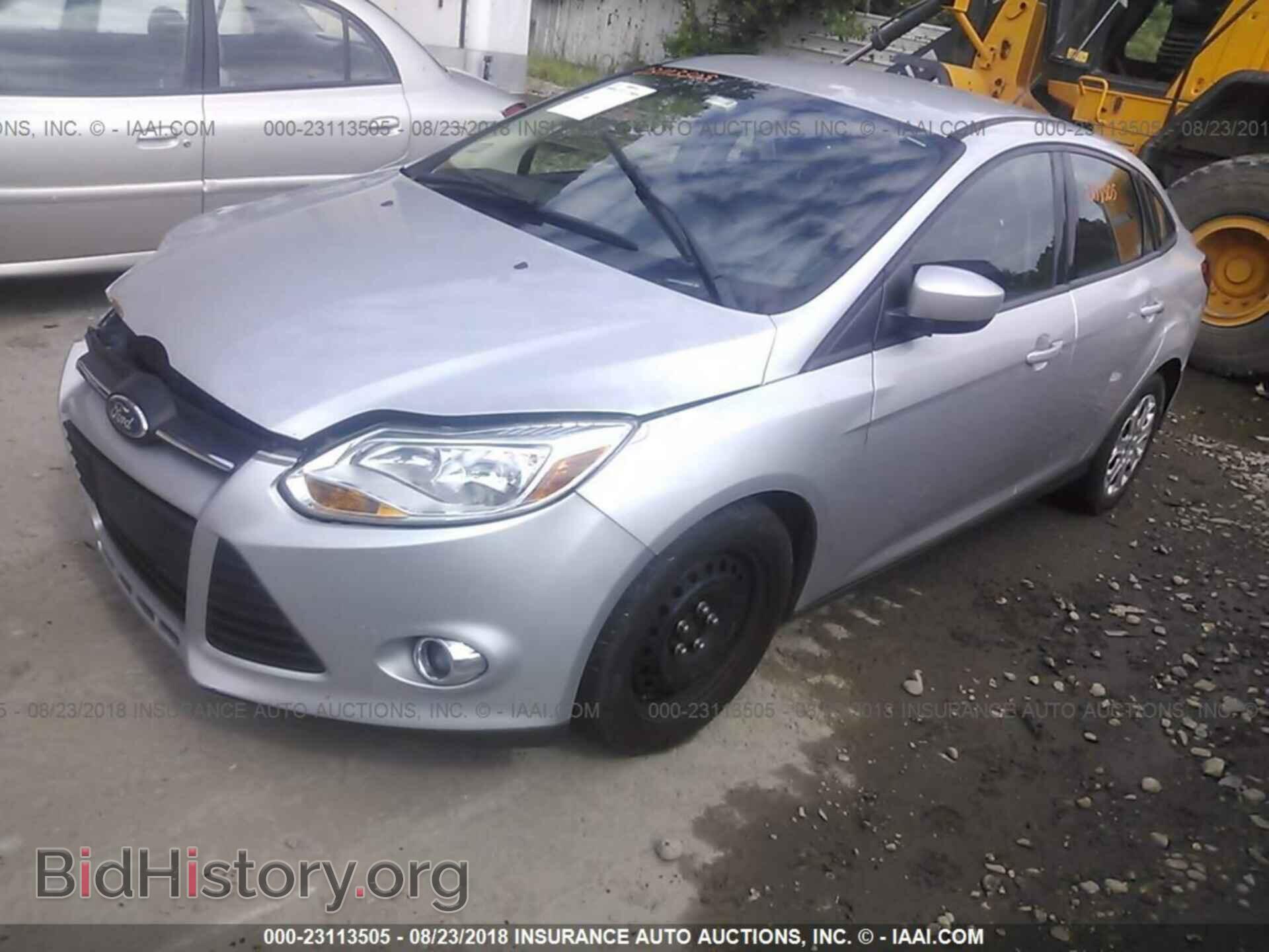 2012 Ford Focus - VIN: 1FAHP3F27CL169739 - Photo 2