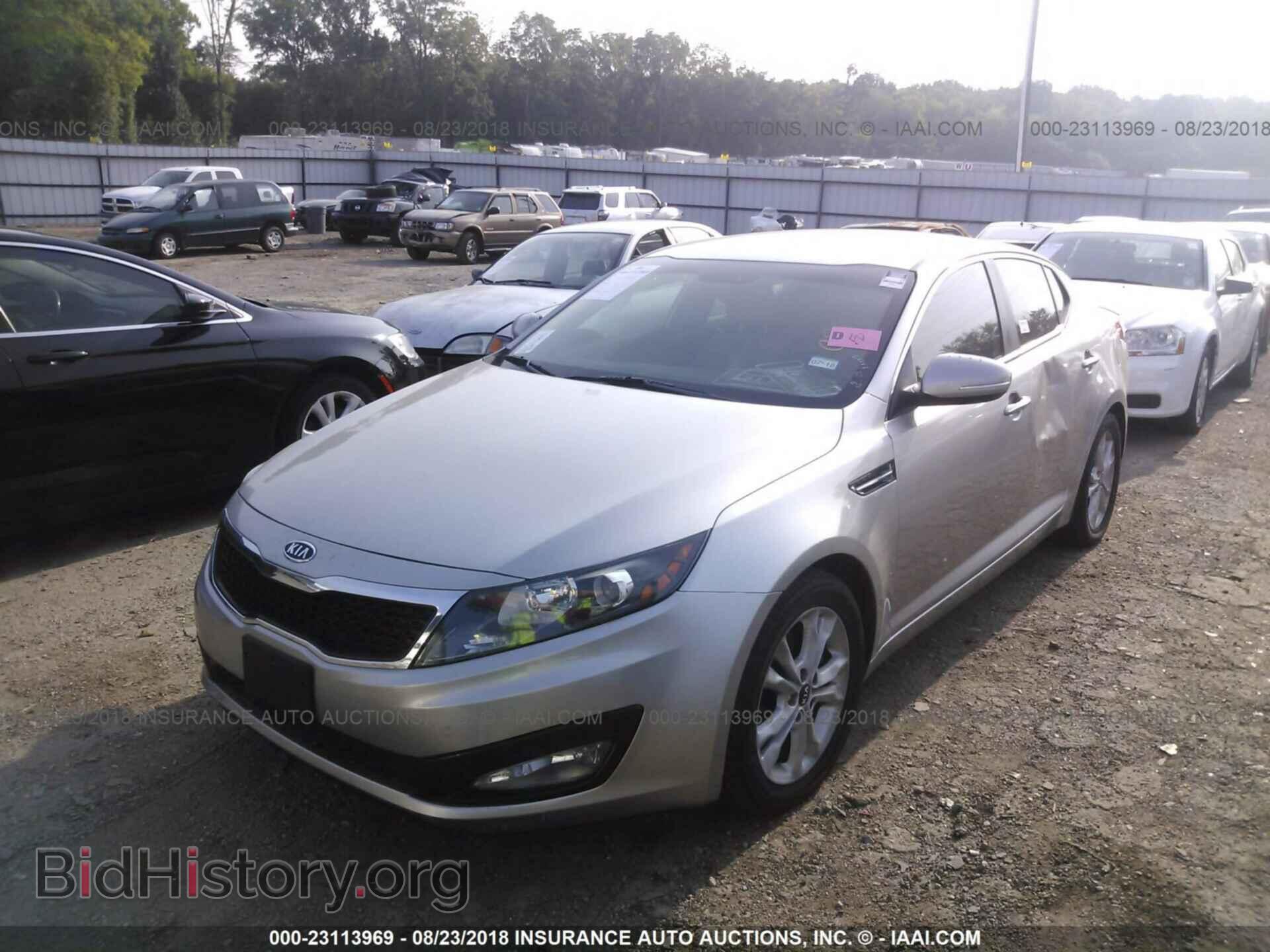 2011 Kia Optima - VIN: KNAGN4A75B5122942 - Photo 2