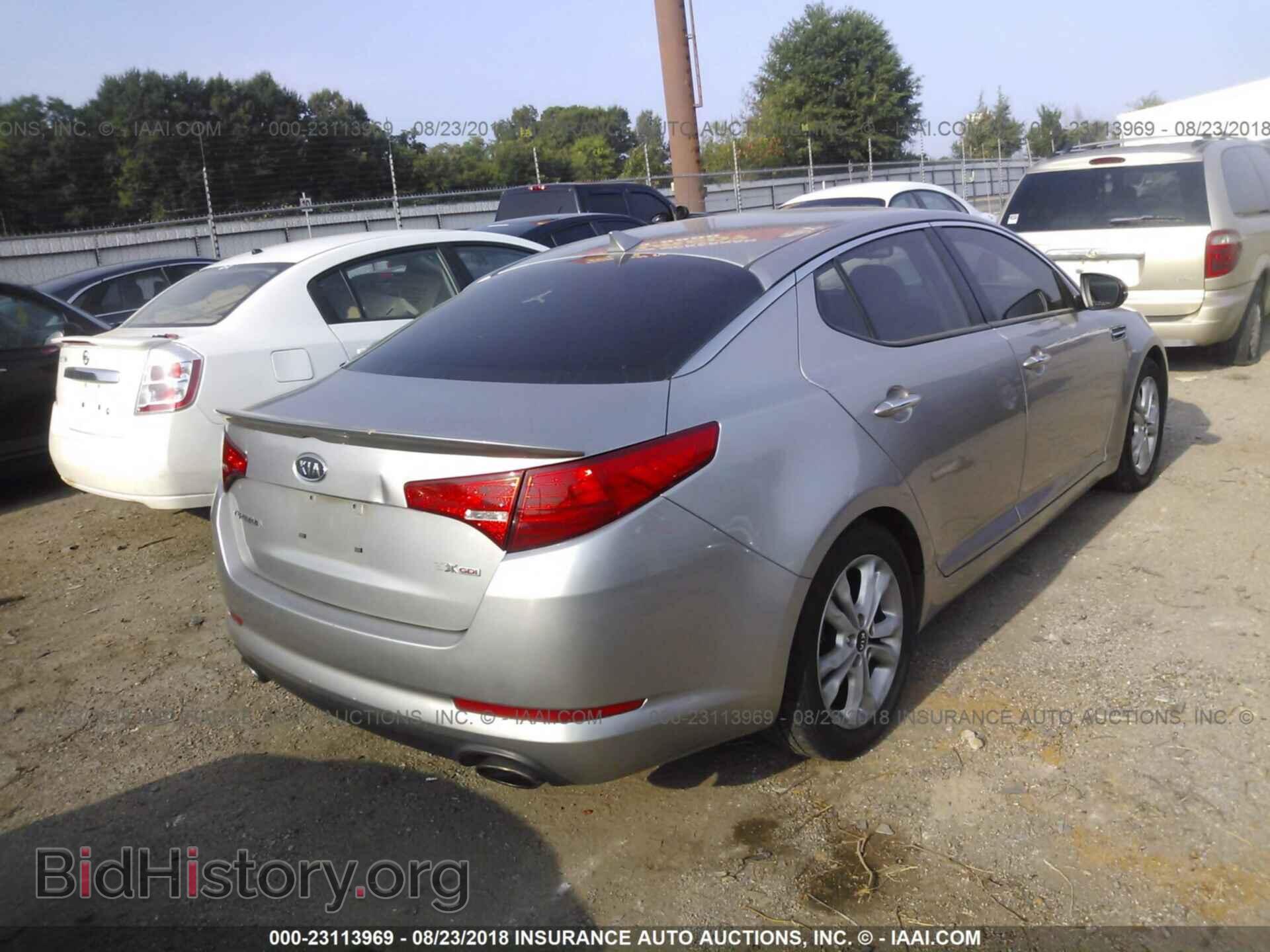 2011 Kia Optima - VIN: KNAGN4A75B5122942 - Photo 4