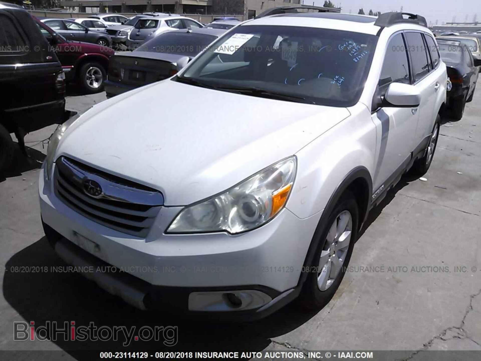 2011 Subaru Outback - VIN: 4S4BRBLC6B3348771 - Фото 2