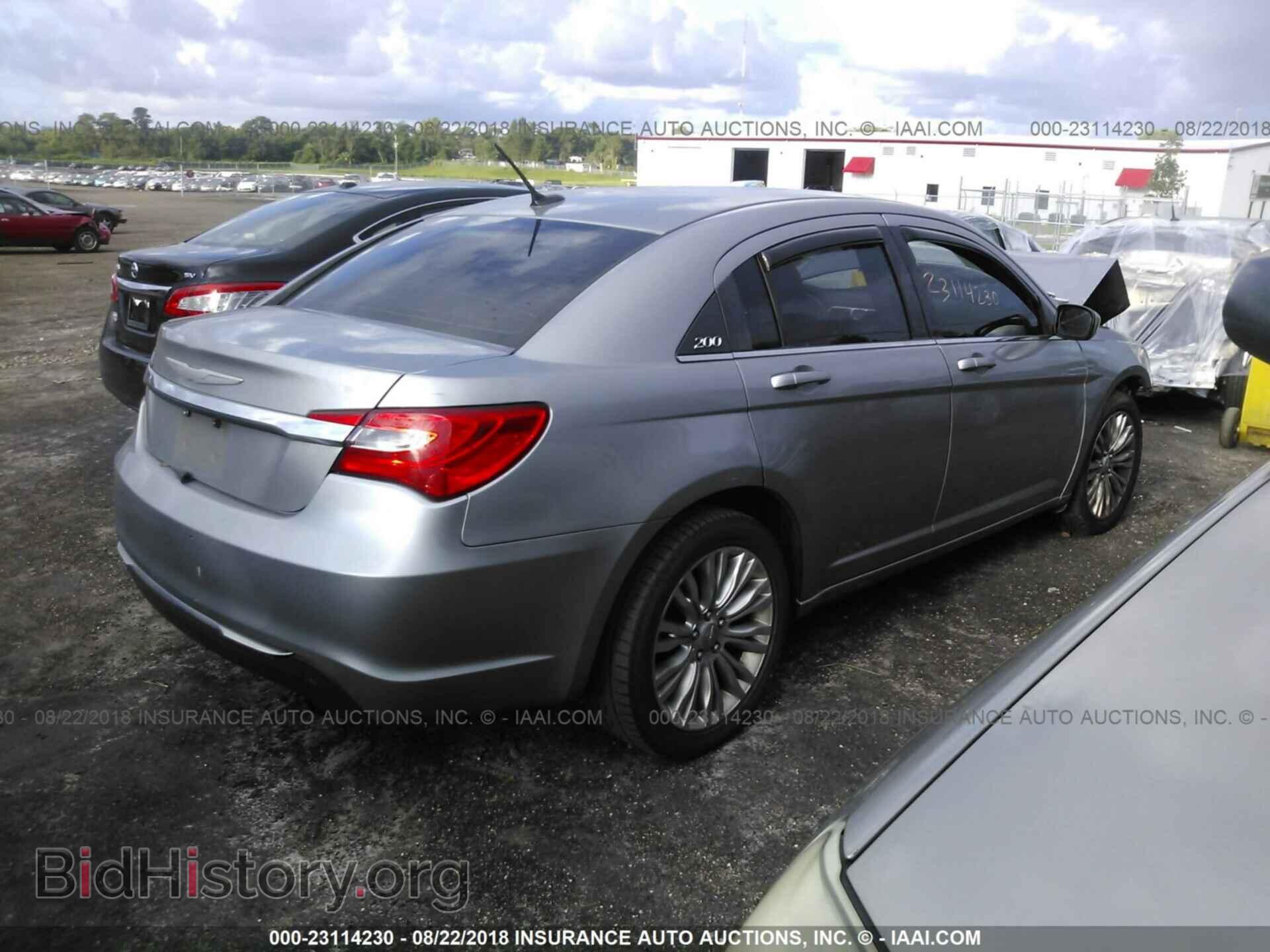 2013 Chrysler 200 - VIN: 1C3CCBAB4DN670647 - Фото 4