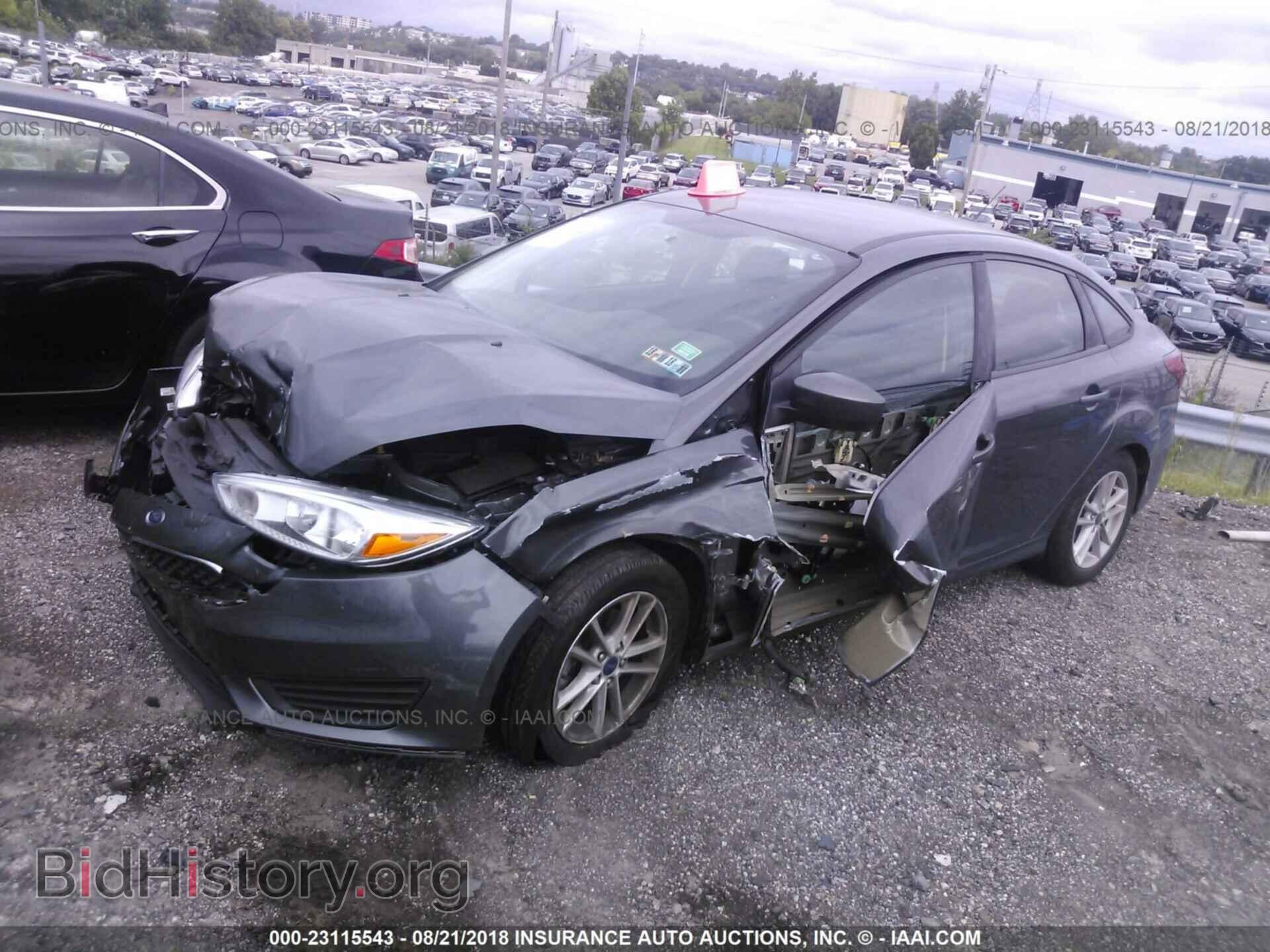 2018 Ford Focus - VIN: 1FADP3F25JL200501 - Photo 2