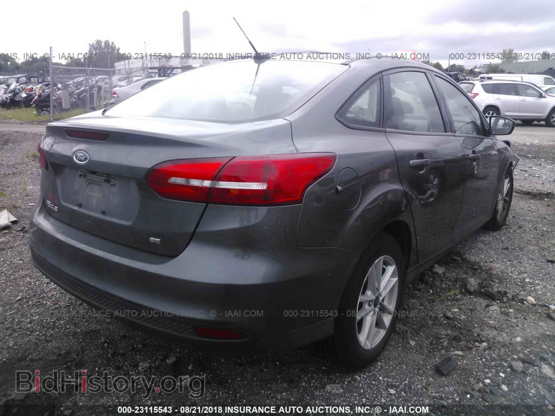 2018 Ford Focus - VIN: 1FADP3F25JL200501 - Photo 4