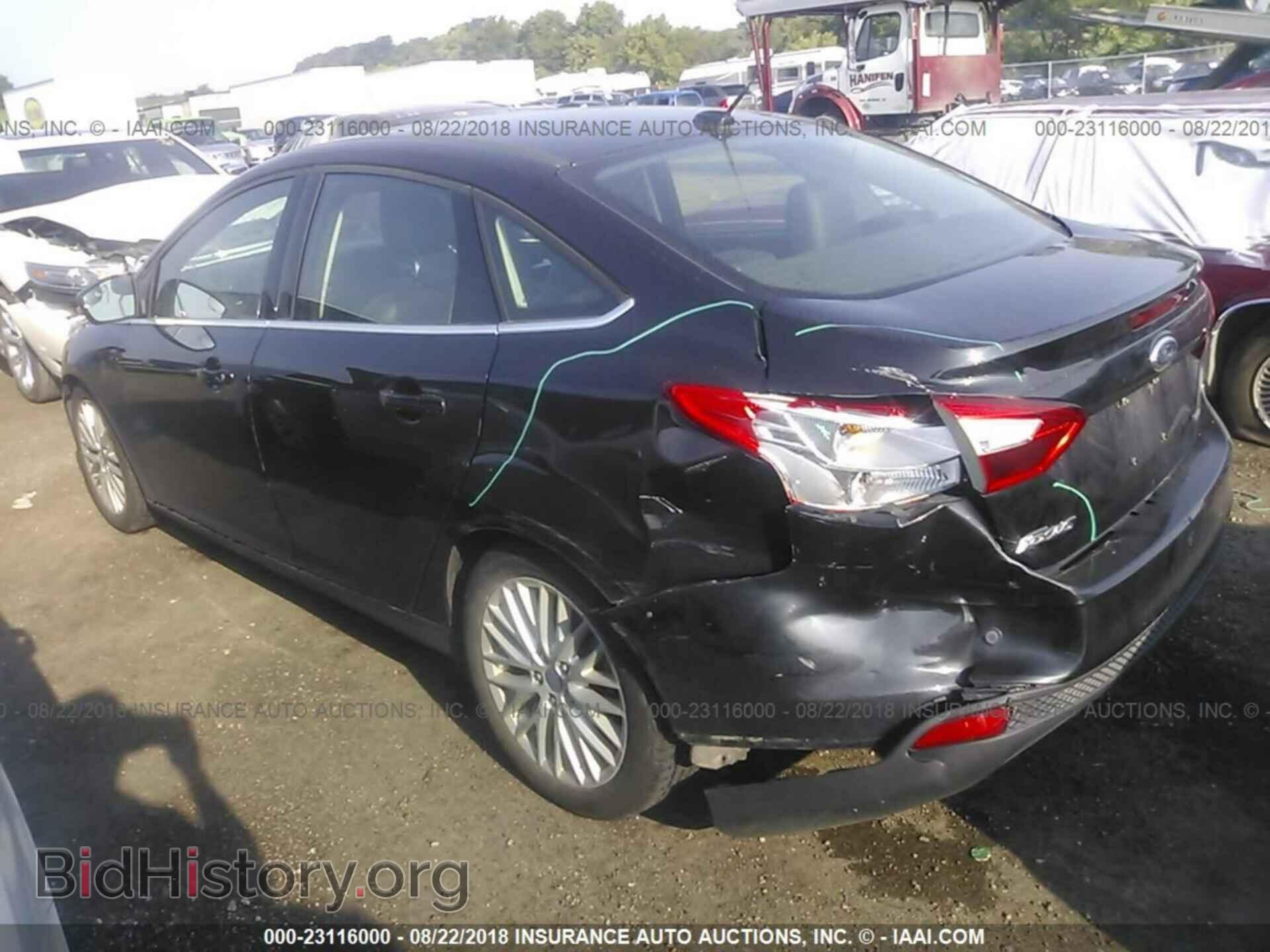 2012 Ford Focus - VIN: 1FAHP3H27CL129996 - Photo 3