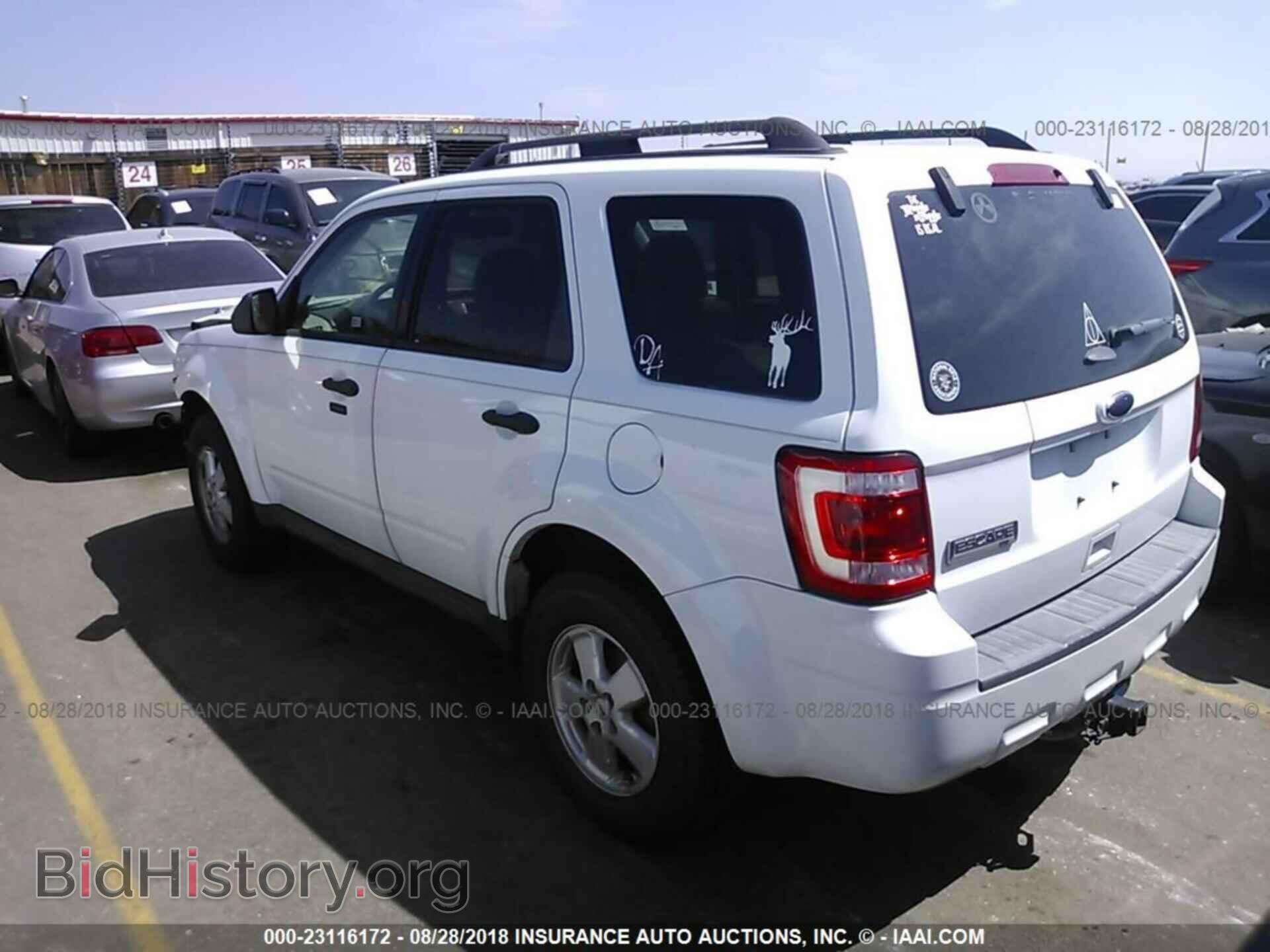 2011 Ford Escape - VIN: 1FMCU9D73BKC12634 - Фото 3