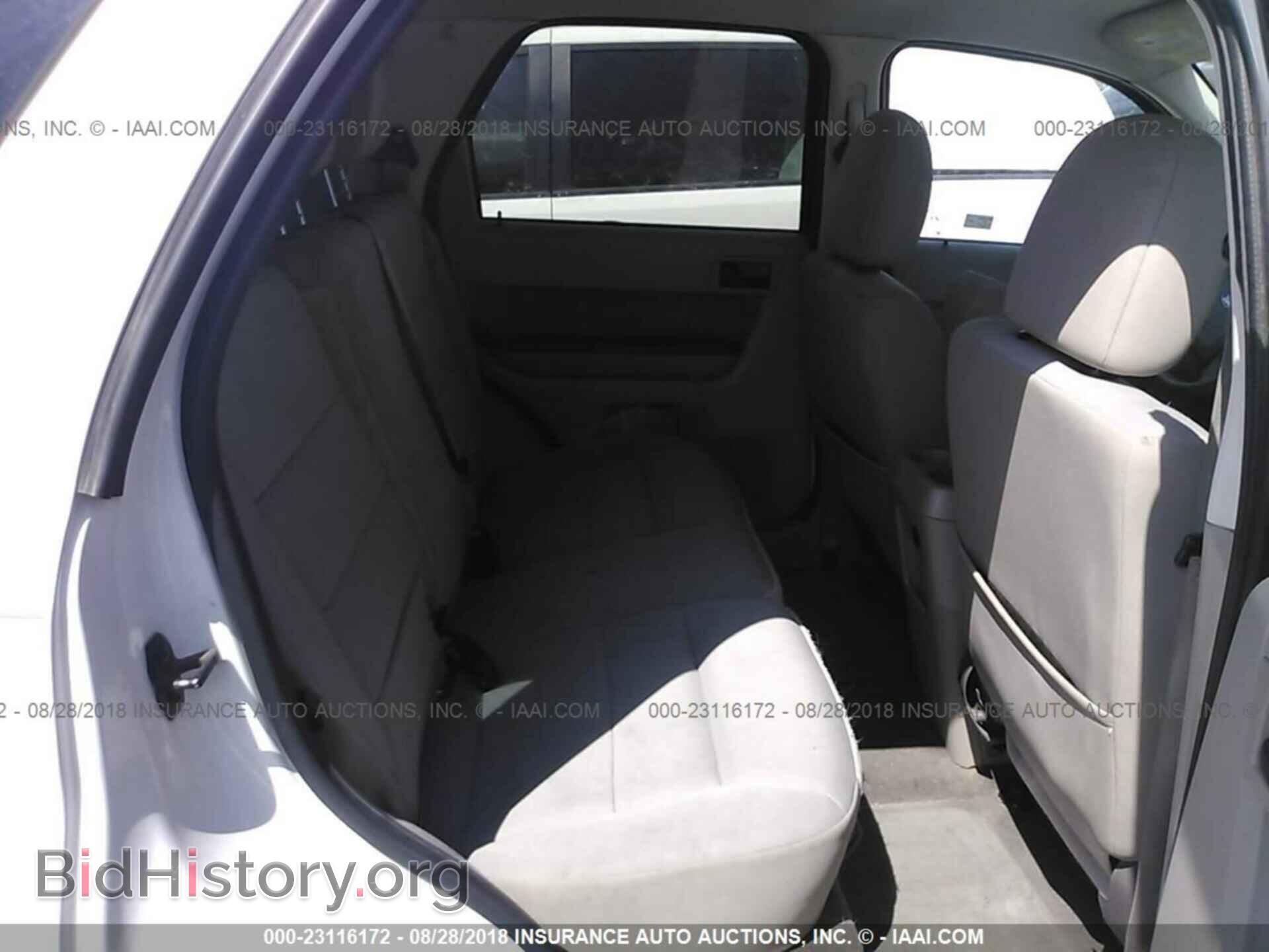 2011 Ford Escape - VIN: 1FMCU9D73BKC12634 - Фото 8