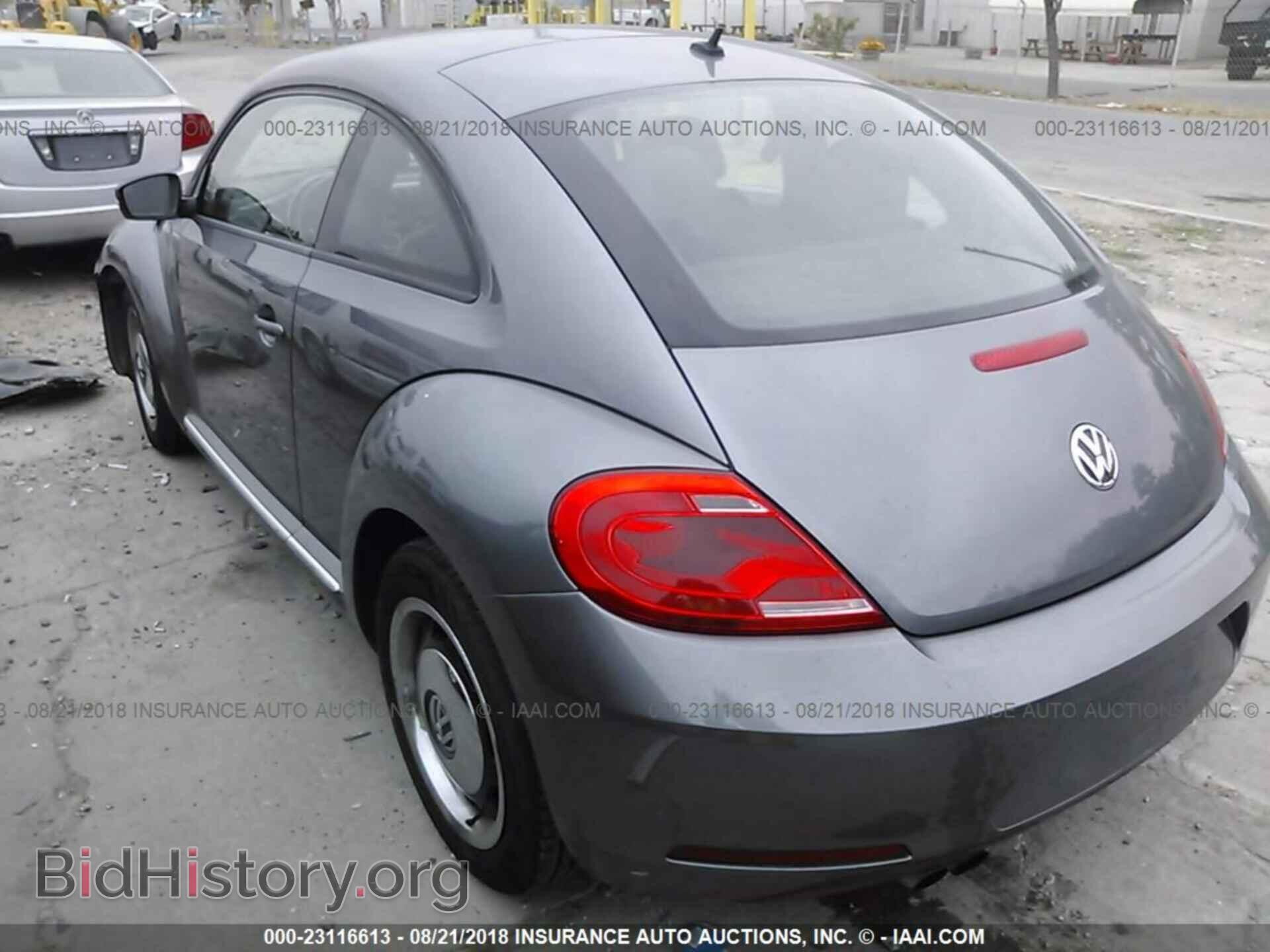 2012 Volkswagen Beetle - VIN: 3VWJP7AT0CM614594 - Фото 3