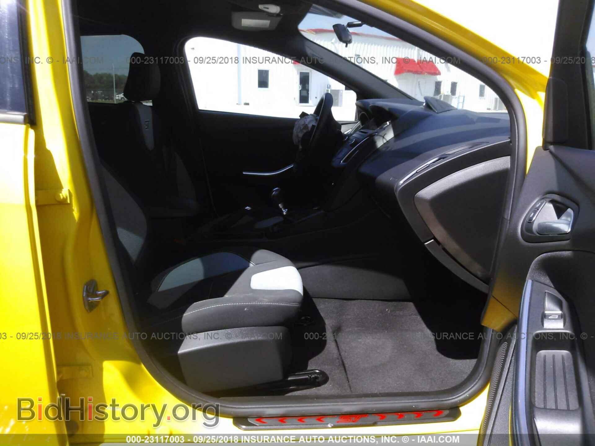 2017 Ford Focus - VIN: 1FADP3L92HL205439 - Photo 5