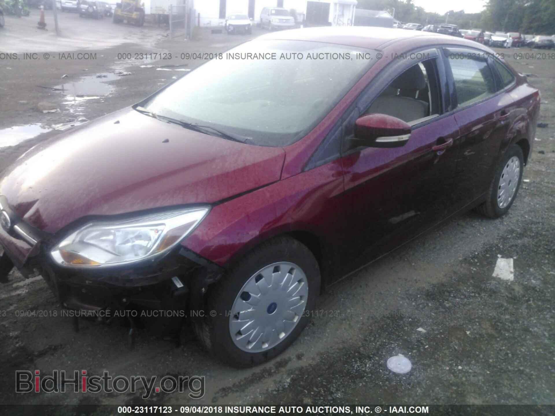 2013 Ford Focus - VIN: 1FADP3F28DL218964 - Photo 2