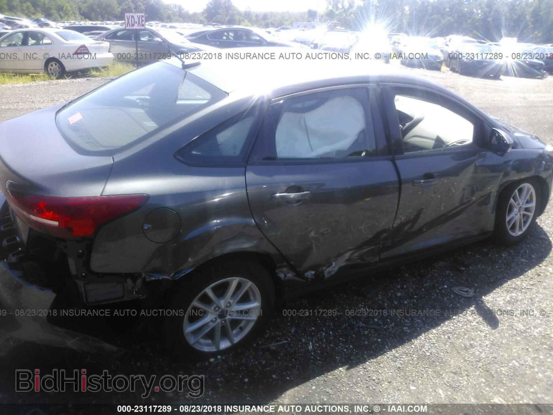 2017 Ford Focus - VIN: 1FADP3F2XHL306873 - Photo 6