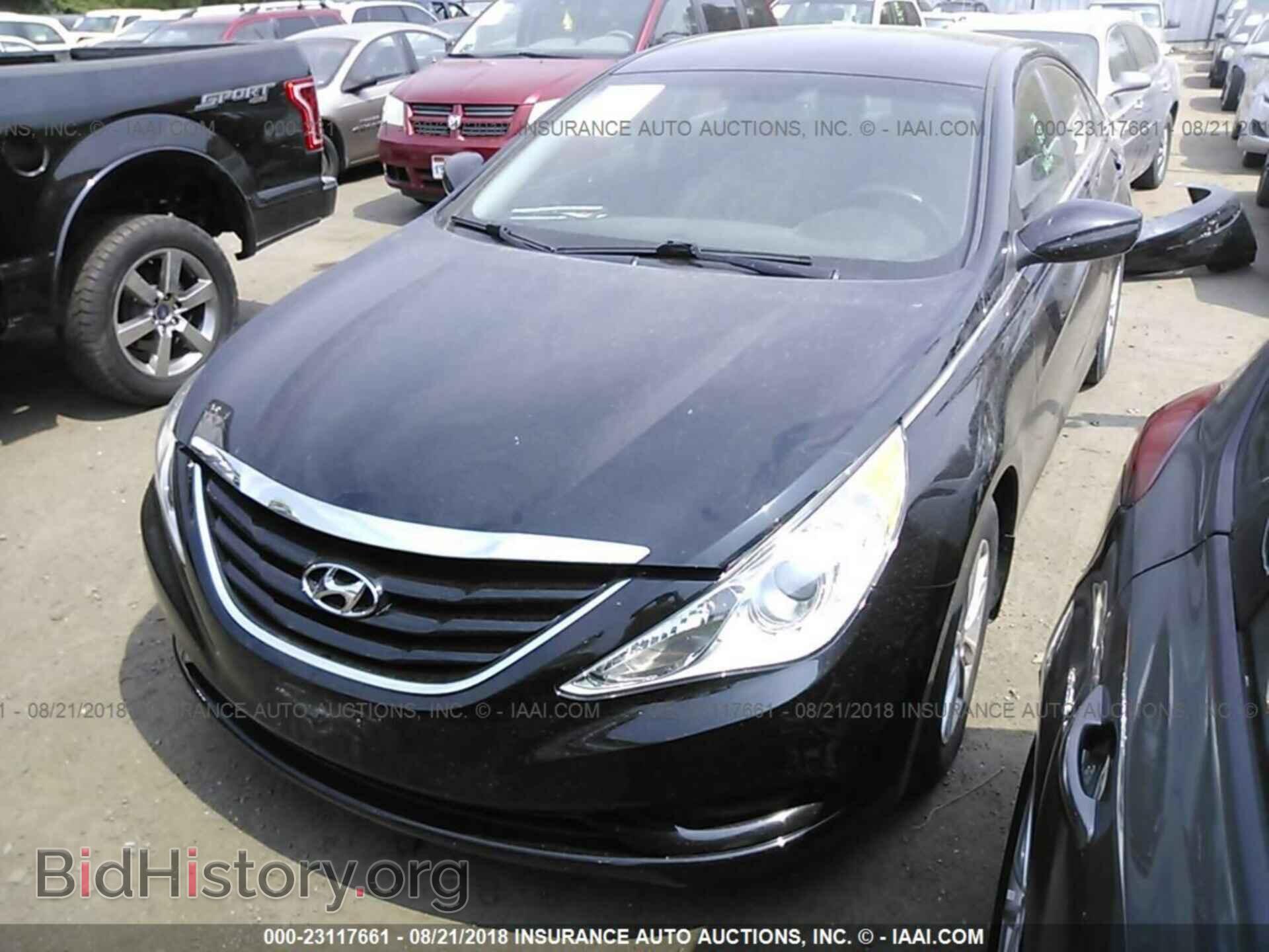 2012 Hyundai Sonata - VIN: 5NPEB4AC2CH381146 - Photo 2