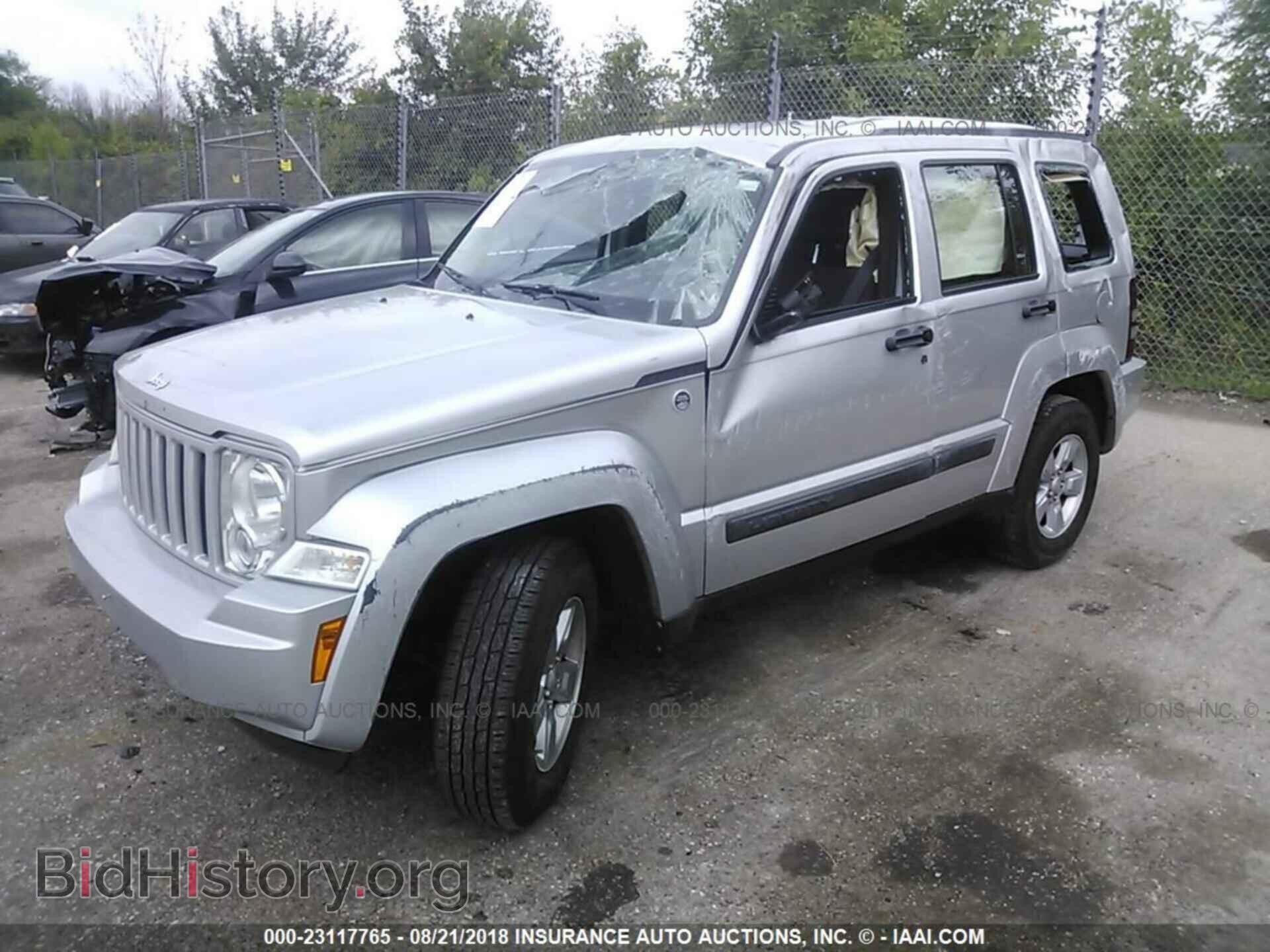 2011 Jeep Liberty - VIN: 1J4PN2GK8BW583558 - Фото 2