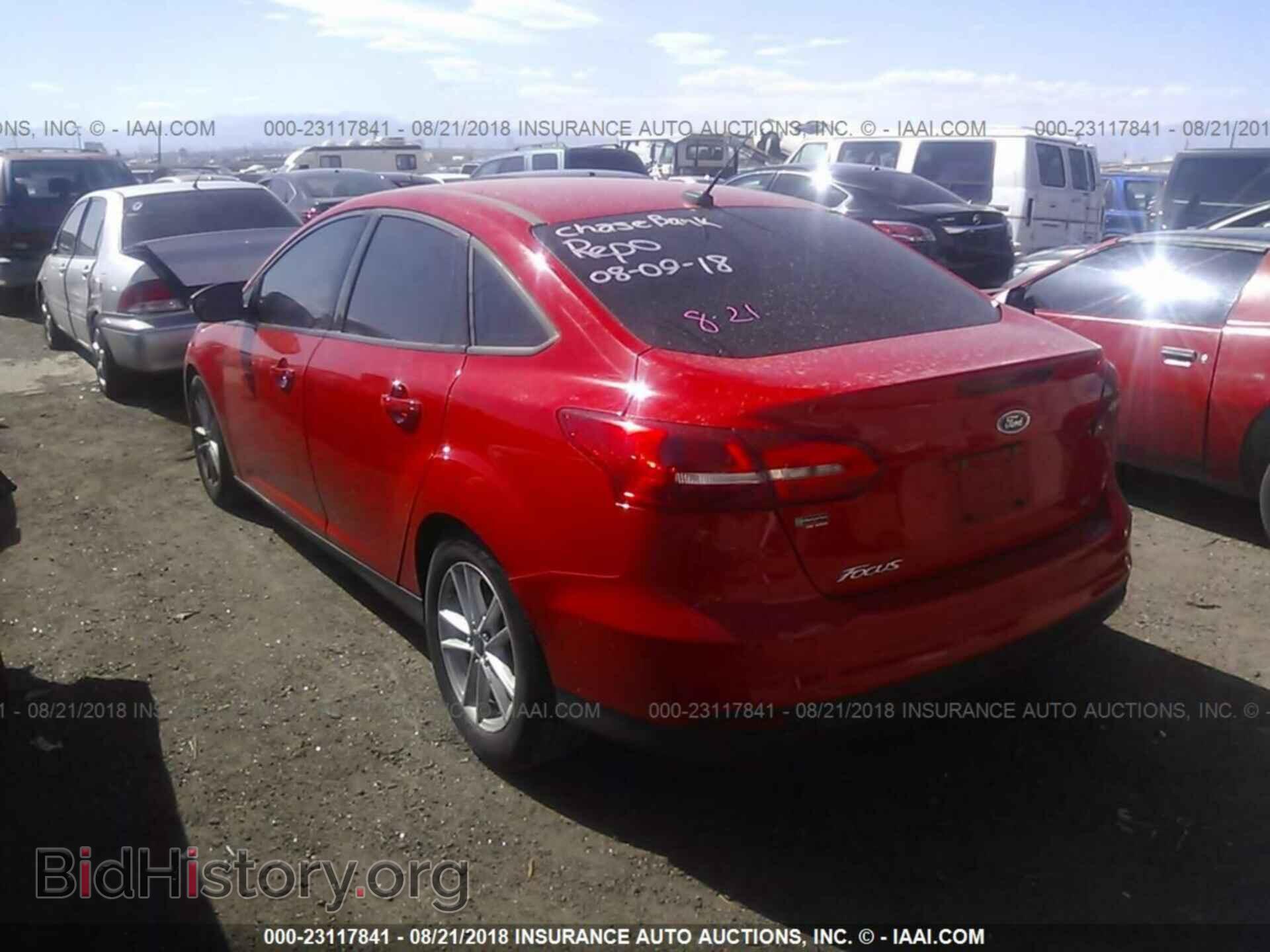 2015 Ford Focus - VIN: 1FADP3F27FL334966 - Photo 3