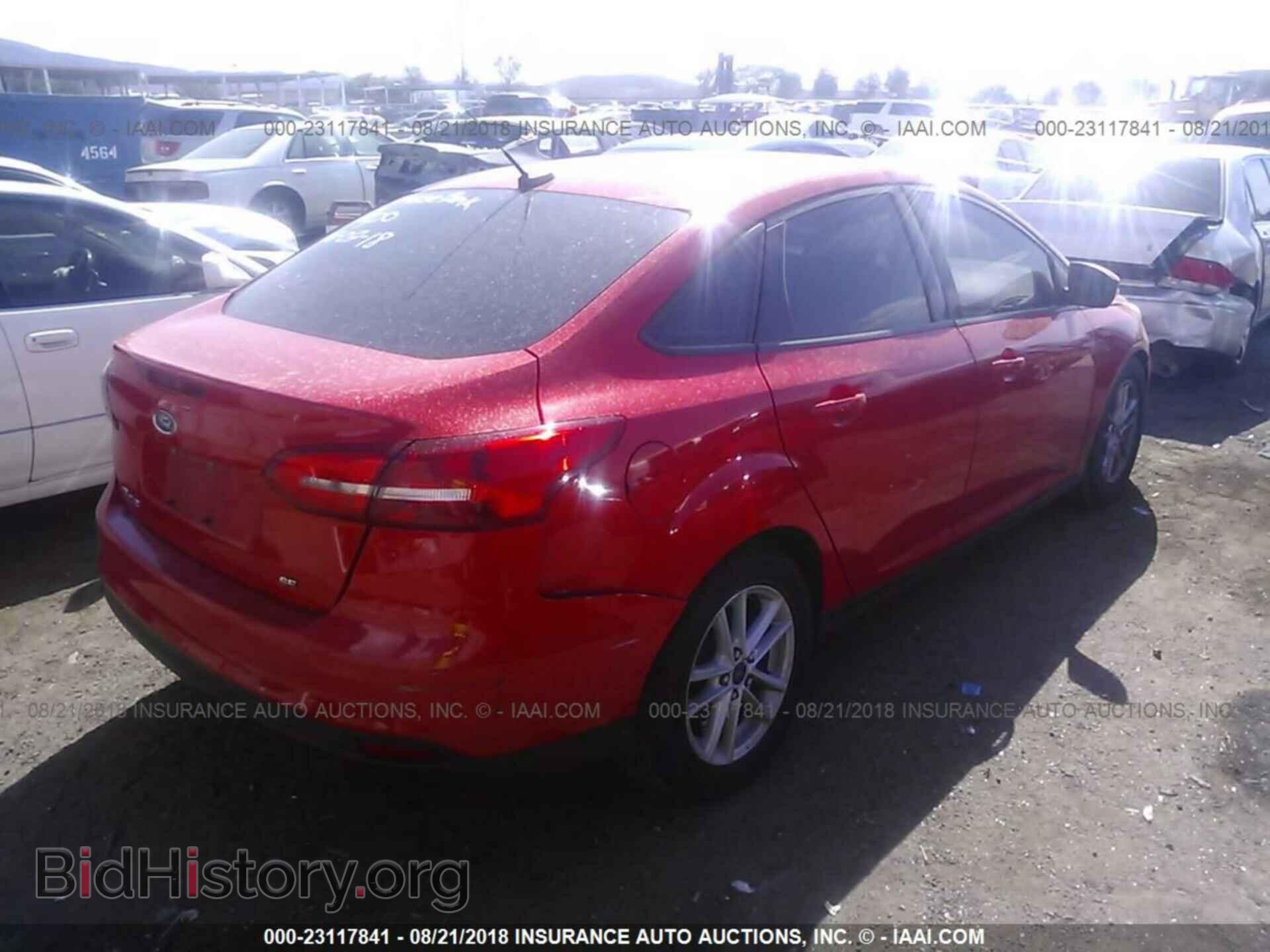 2015 Ford Focus - VIN: 1FADP3F27FL334966 - Photo 4