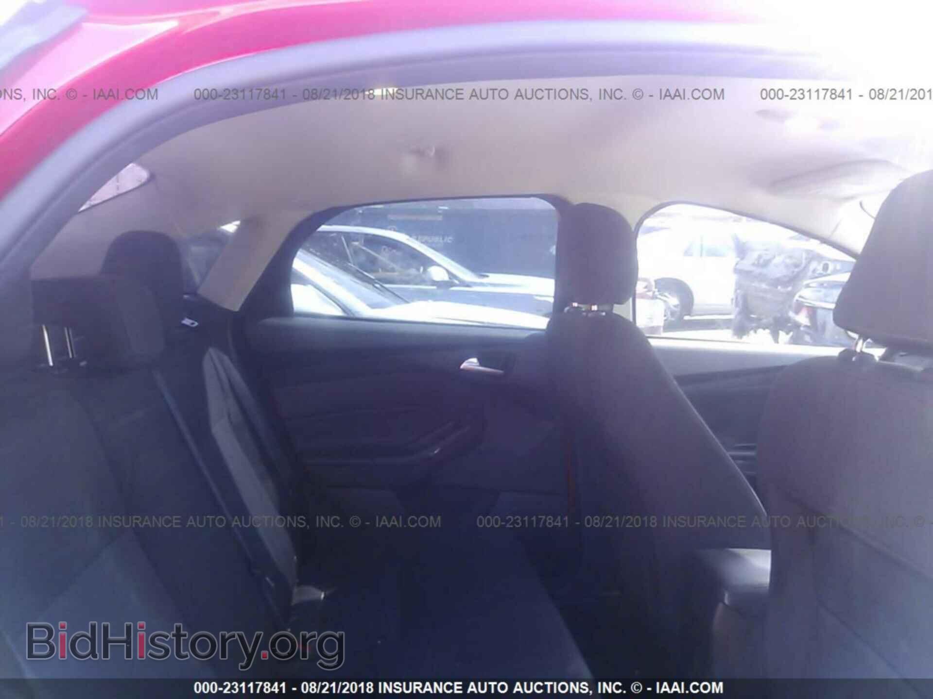 2015 Ford Focus - VIN: 1FADP3F27FL334966 - Photo 8