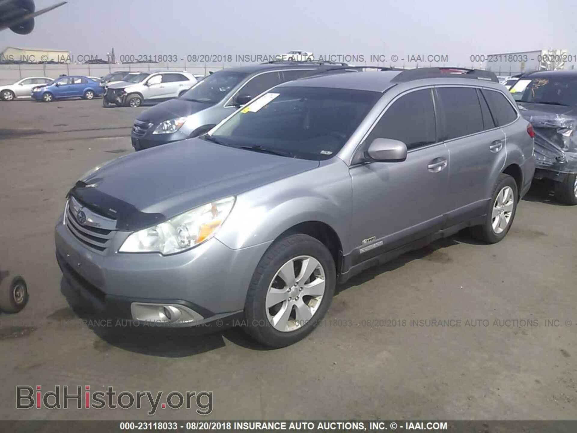 2011 Subaru Outback - VIN: 4S4BRCCC3B3410102 - Фото 2