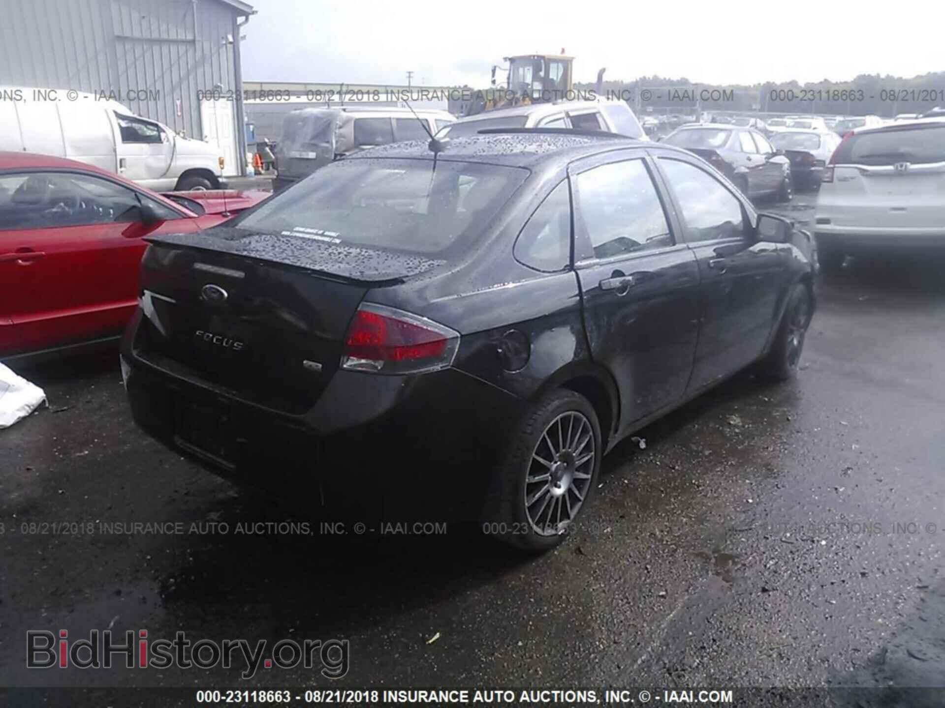 2011 Ford Focus - VIN: 1FAHP3GN7BW144250 - Фото 4