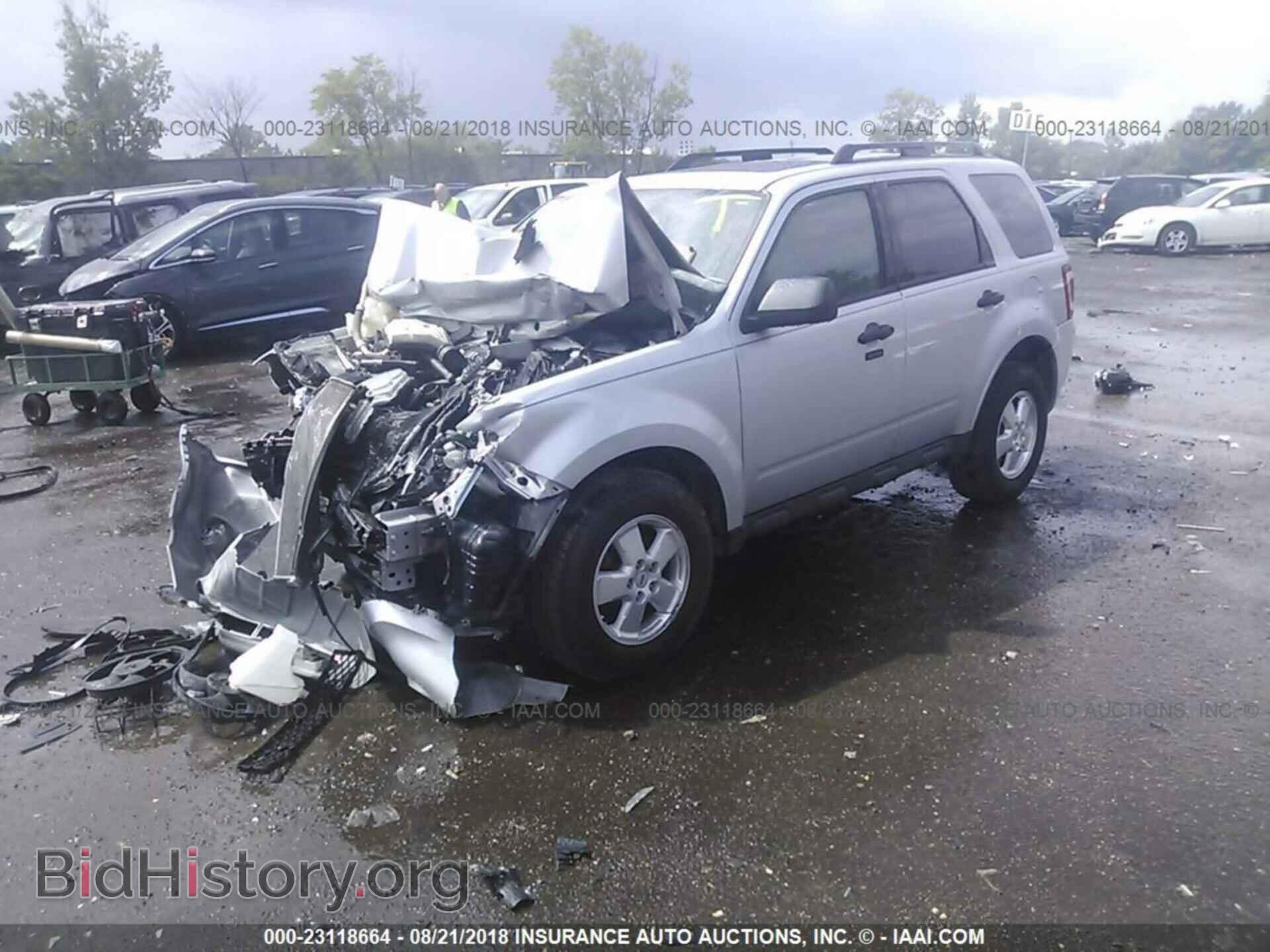 2011 Ford Escape - VIN: 1FMCU0D74BKB97251 - Photo 2