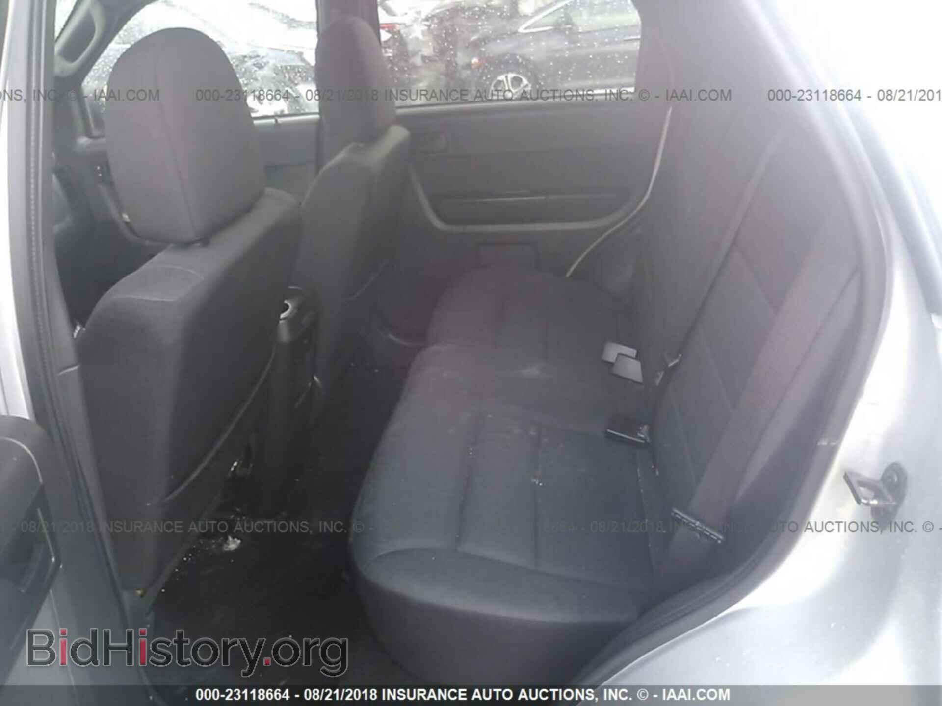 2011 Ford Escape - VIN: 1FMCU0D74BKB97251 - Photo 8
