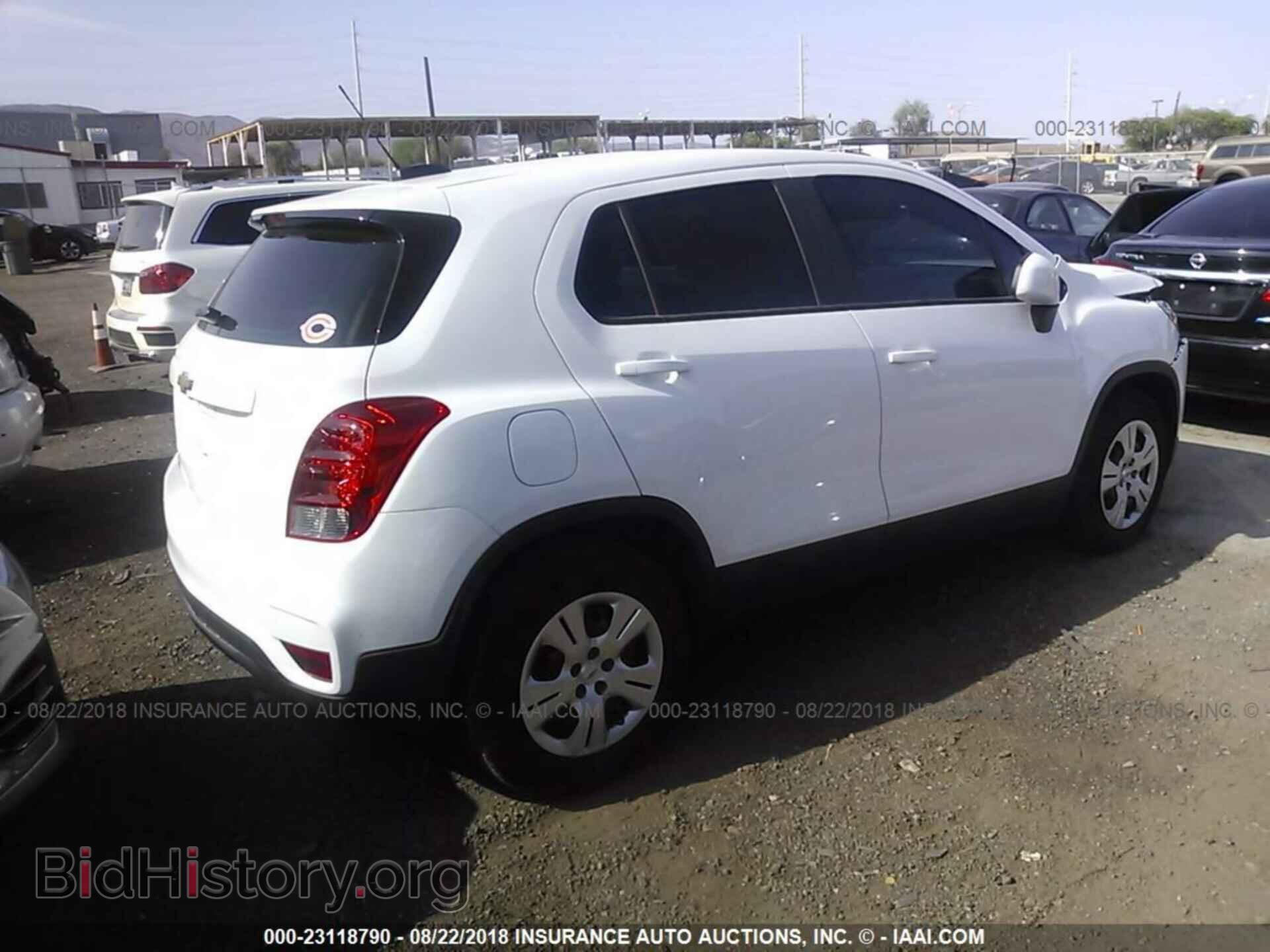 2017 Chevrolet Trax - VIN: 3GNCJKSB5HL223743 - Фото 4