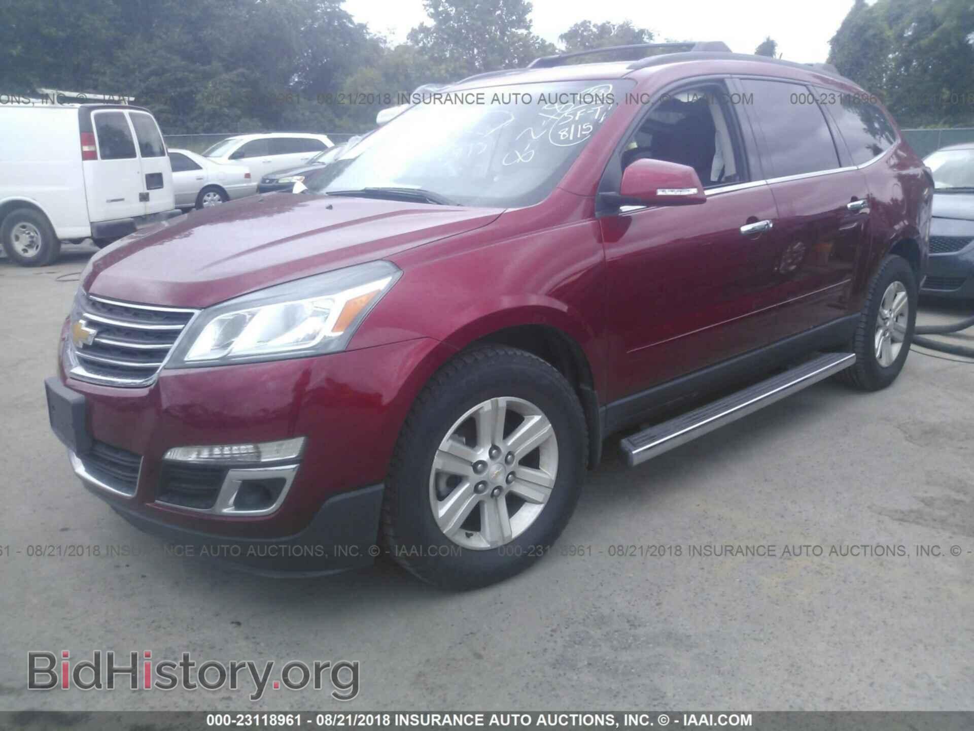 2014 Chevrolet Traverse - VIN: 1GNKVGKD1EJ165826 - Фото 2