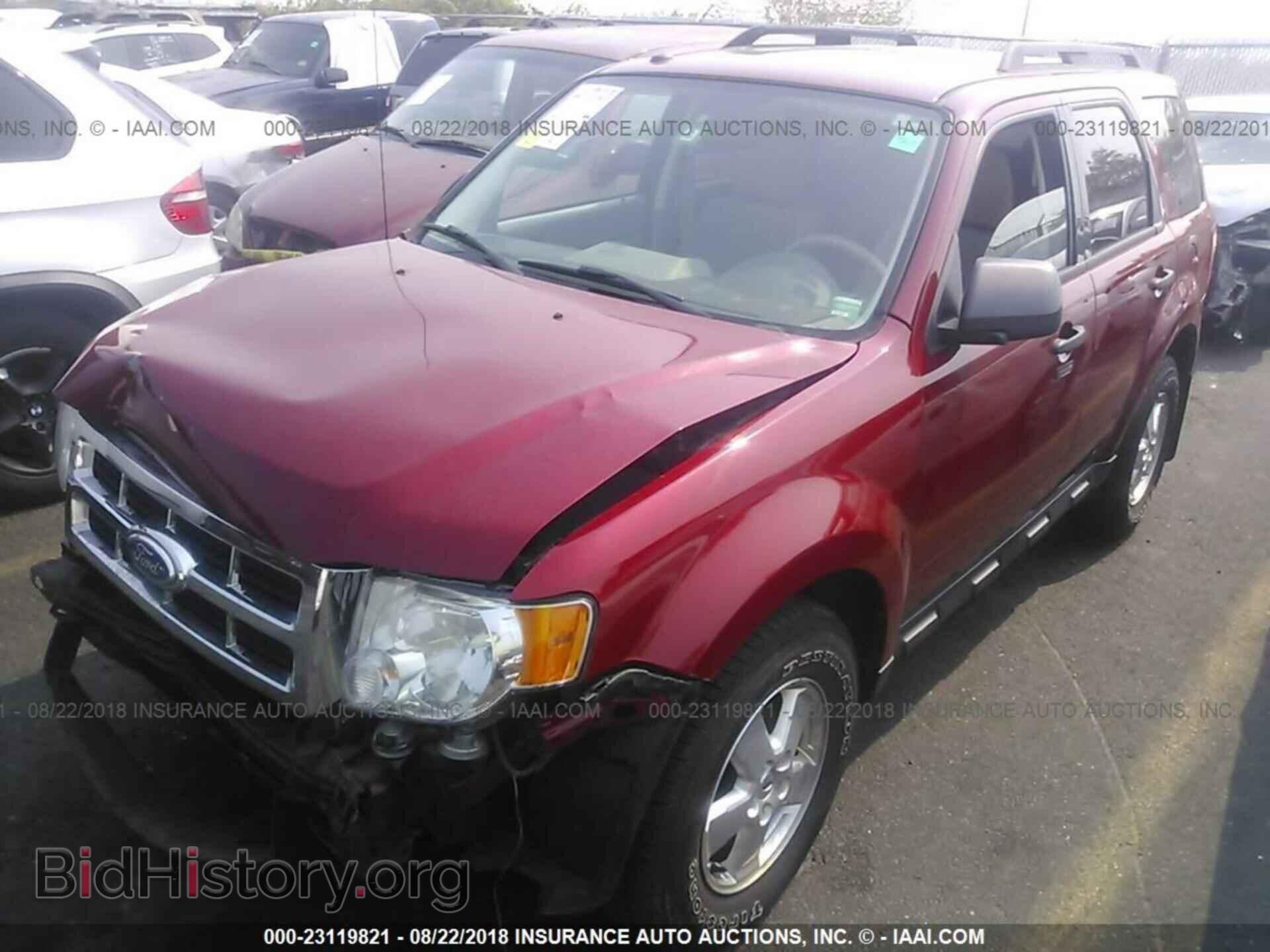 2011 Ford Escape - VIN: 1FMCU9DG9BKA60021 - Фото 2