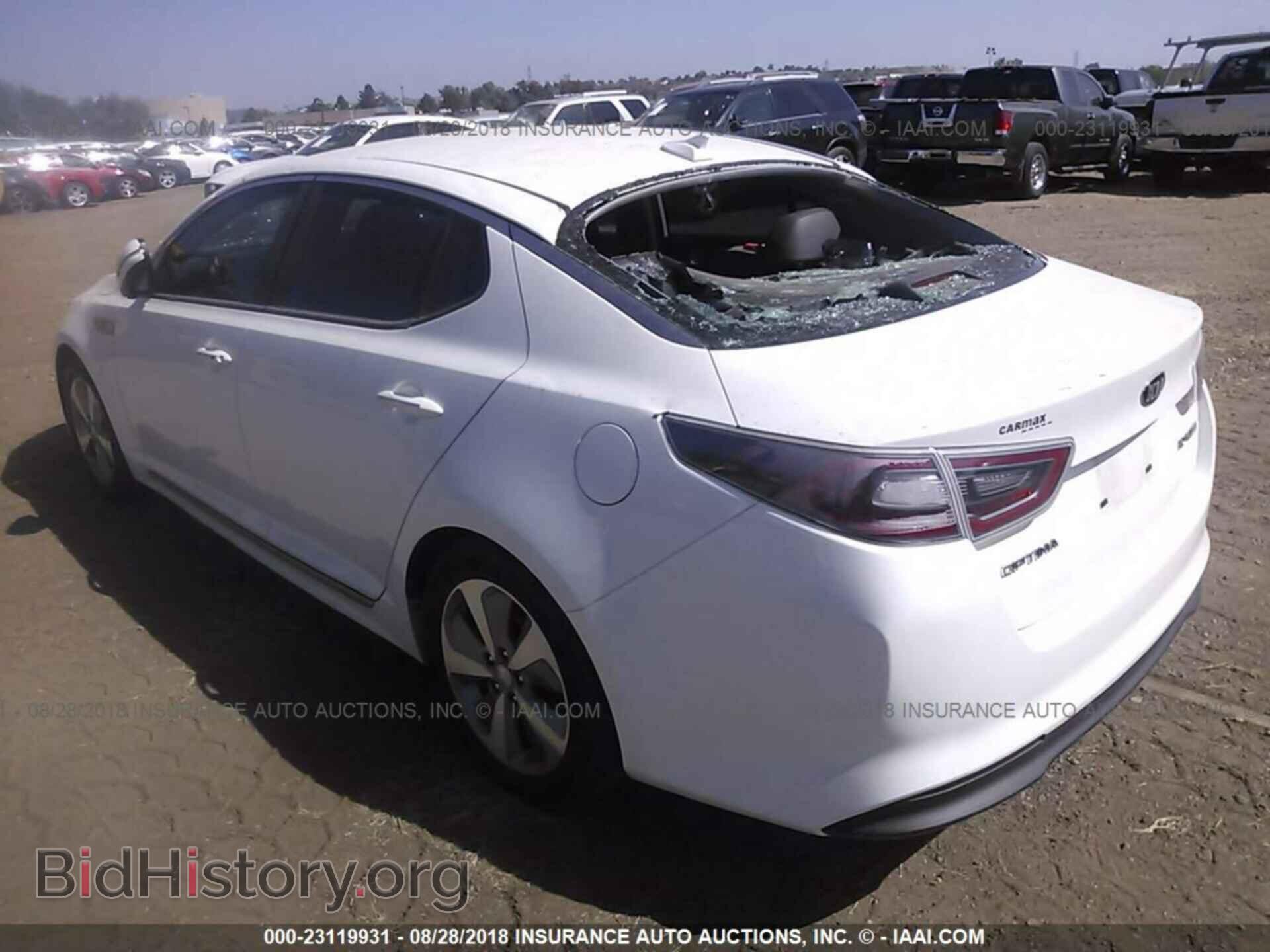 2015 Kia Optima - VIN: KNAGN4AD8F5091682 - Photo 3