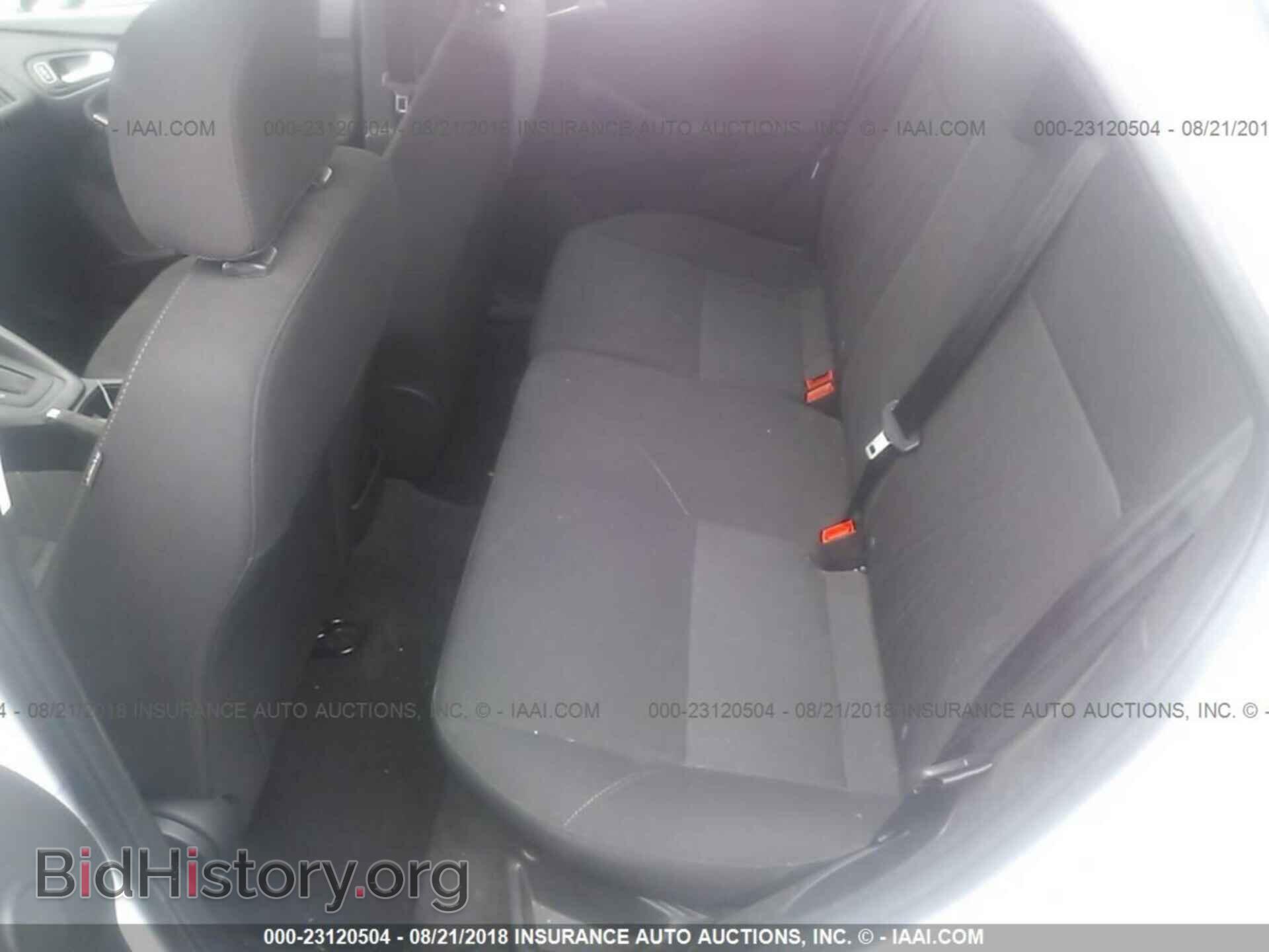 2017 Ford Focus - VIN: 1FADP3M25HL303091 - Photo 8
