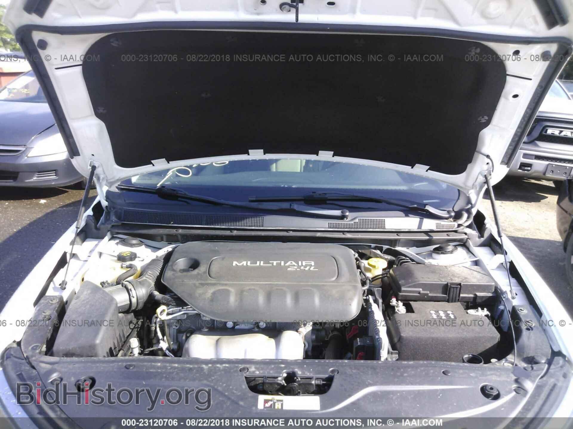 2015 Chrysler 200 - VIN: 1C3CCCAB7FN617207 - Photo 10