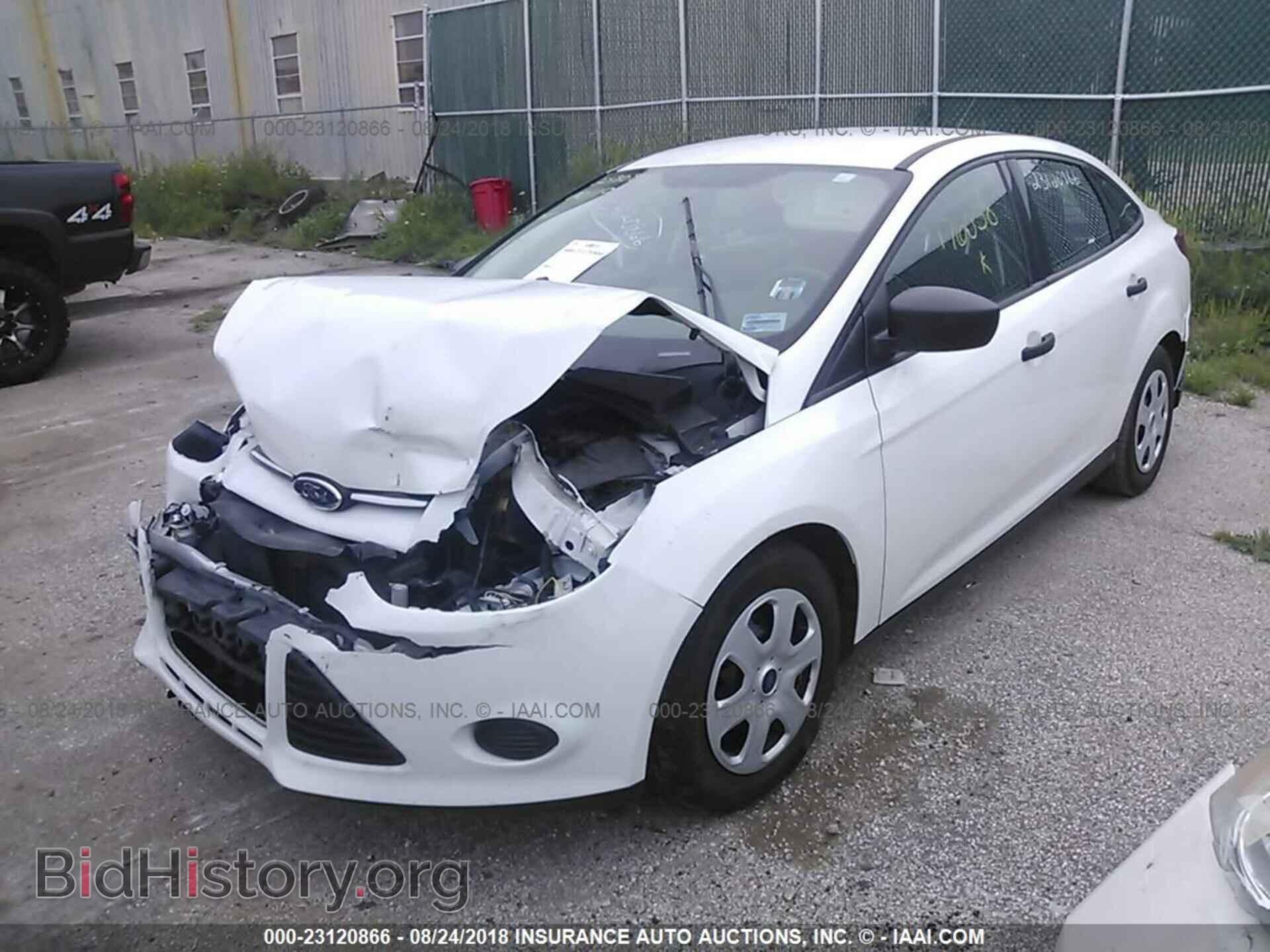 2013 Ford Focus - VIN: 1FADP3E25DL176058 - Photo 2