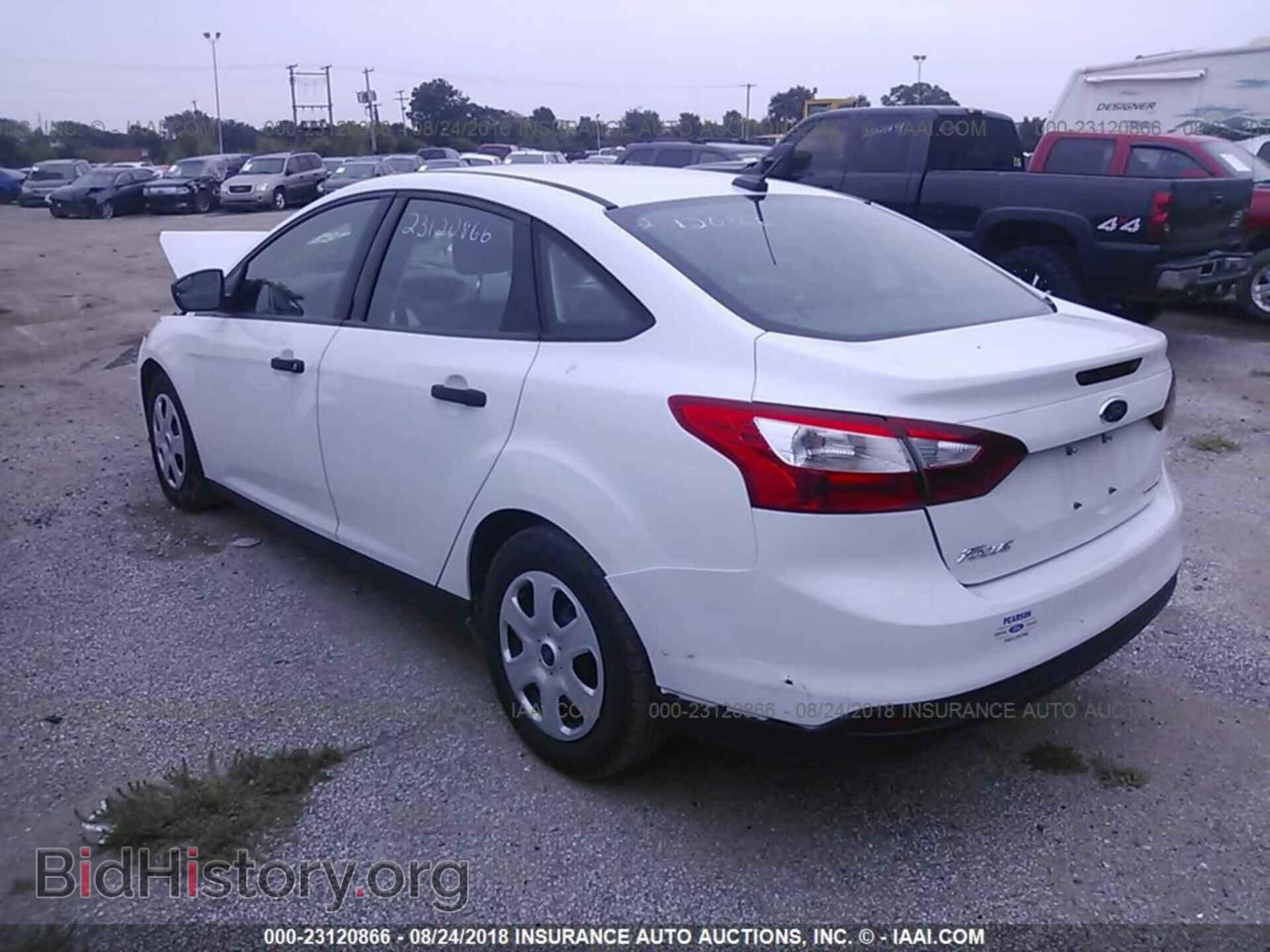 2013 Ford Focus - VIN: 1FADP3E25DL176058 - Photo 3