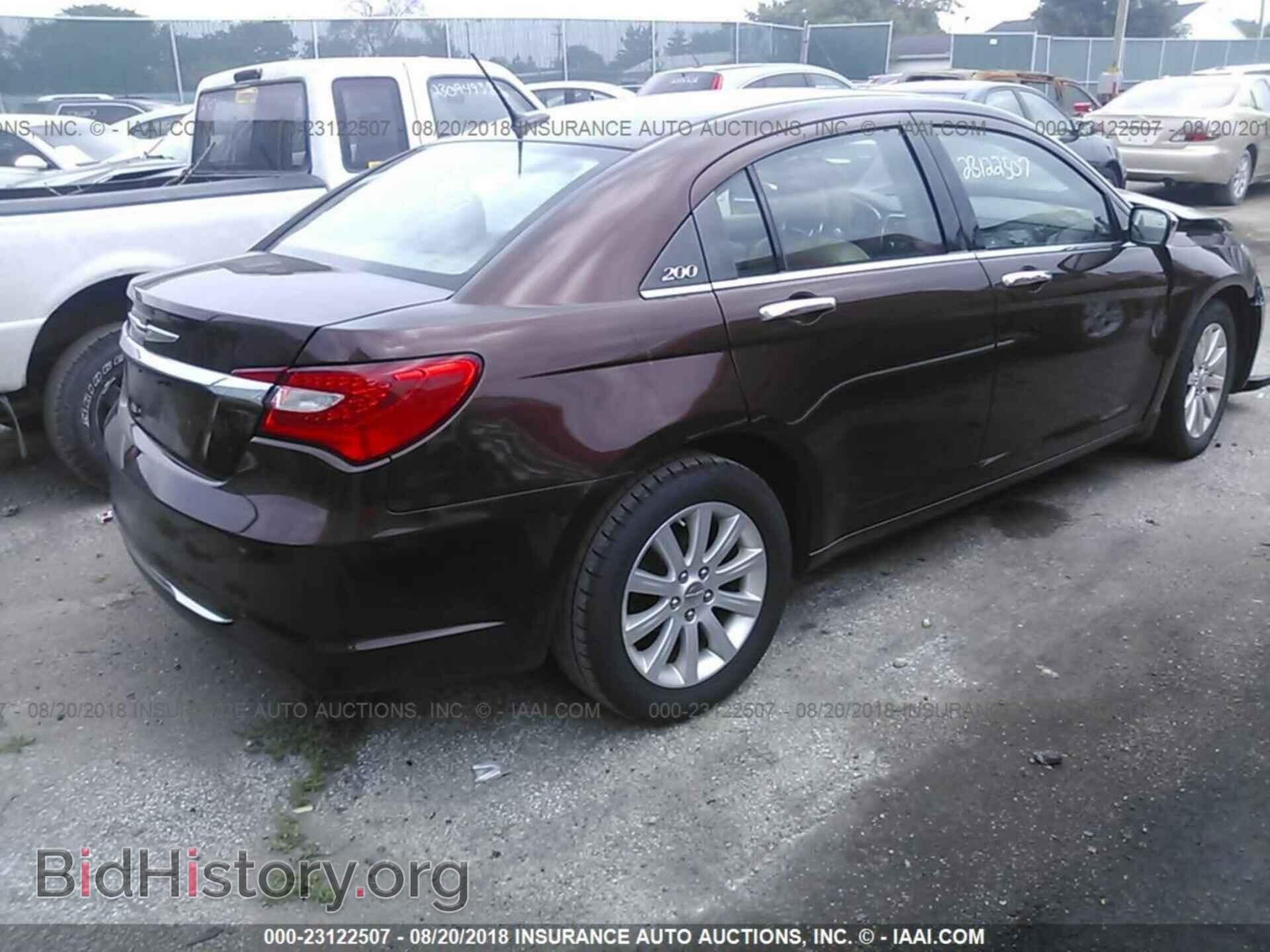 2013 Chrysler 200 - VIN: 1C3CCBCG7DN657383 - Фото 4
