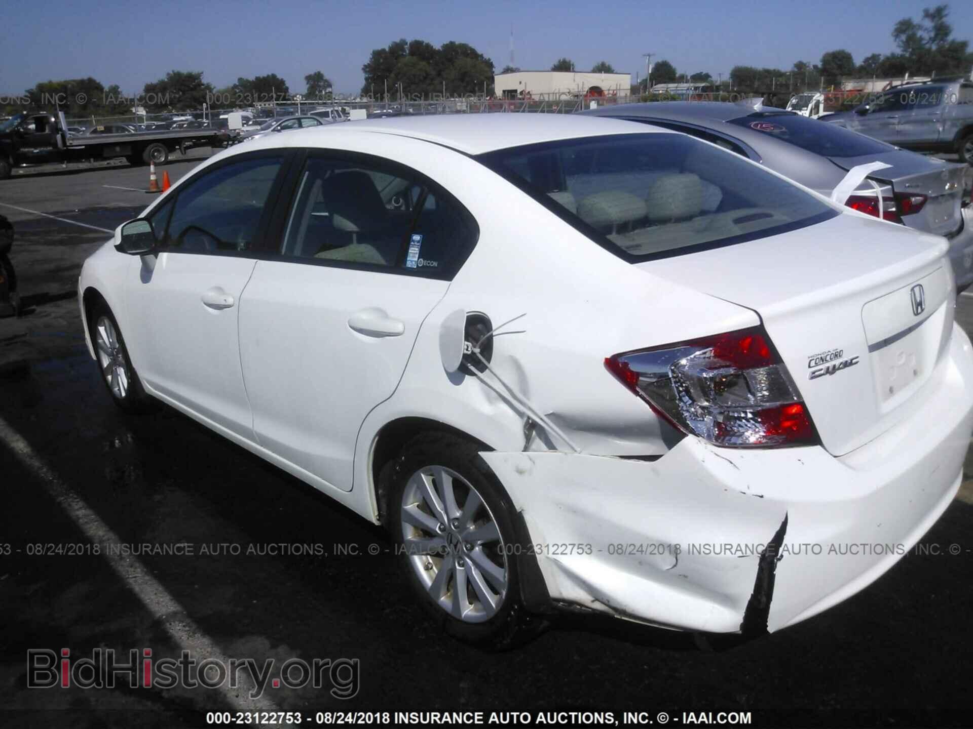 2012 Honda Civic - VIN: 2HGFB2F89CH326085 - Photo 3