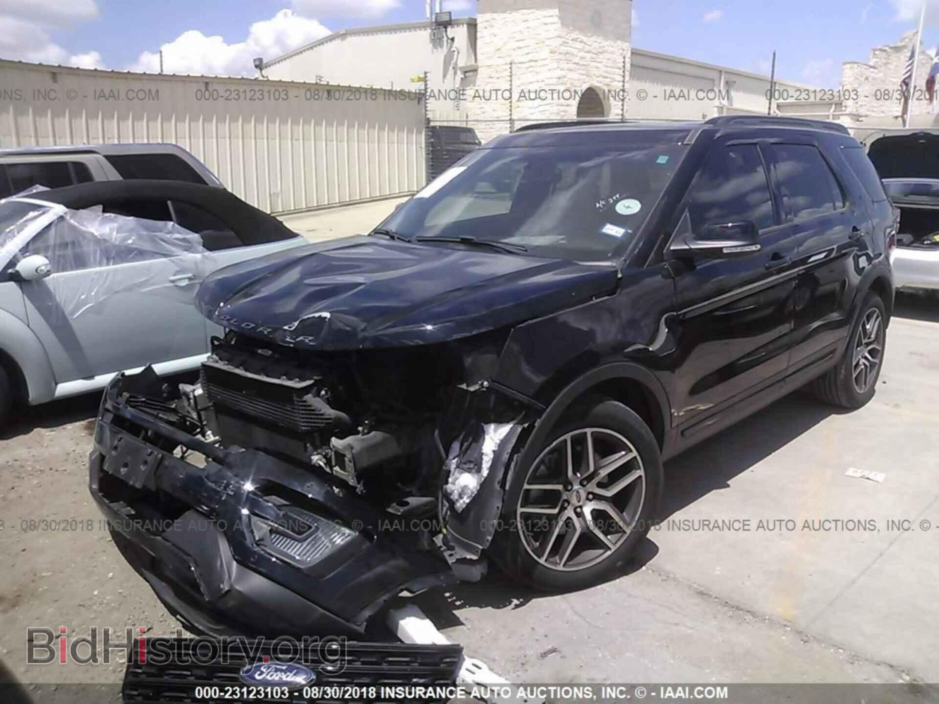 2016 Ford Explorer - VIN: 1FM5K8GT5GGB41433 - Photo 2